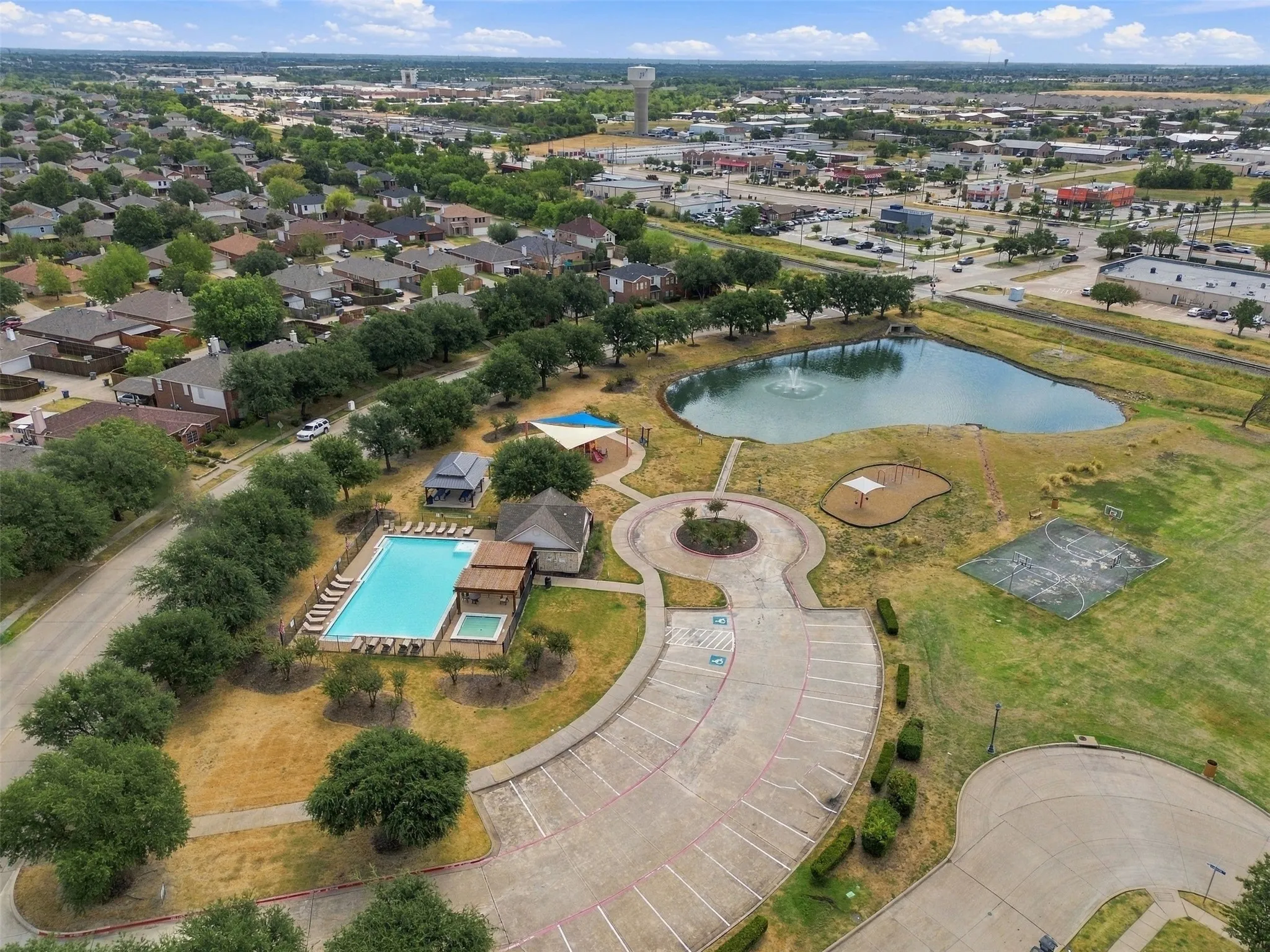 Single Family Residence For Sale in Collin County , 303 Charleston Drive, Wylie, Texas 75098, 4 Bedroom, 3 Bathroom, 2 Garage spaces, 2,099 Sqft, built in 2001, mls#21382049, Real Estate Agent in Wylie, Homes For Sale in Collin county, Homes For Sale in Wylie, Realtor in Wylie Texas, Real Estate Brokerage Independent Realty Texas, Luminita Cordes Realtor