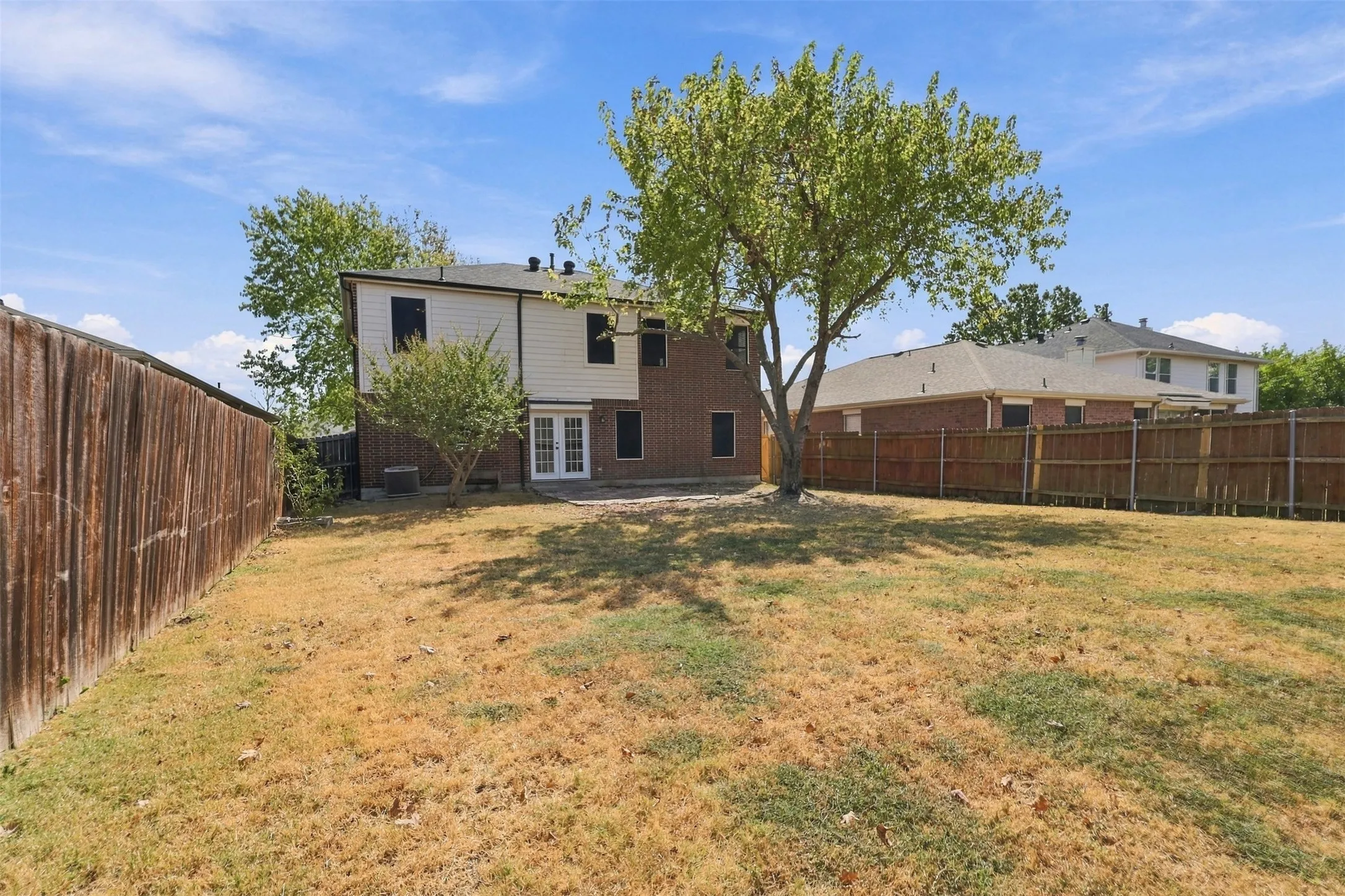 Single Family Residence For Sale in Collin County , 303 Charleston Drive, Wylie, Texas 75098, 4 Bedroom, 3 Bathroom, 2 Garage spaces, 2,099 Sqft, built in 2001, mls#21382049, Real Estate Agent in Wylie, Homes For Sale in Collin county, Homes For Sale in Wylie, Realtor in Wylie Texas, Real Estate Brokerage Independent Realty Texas, Luminita Cordes Realtor