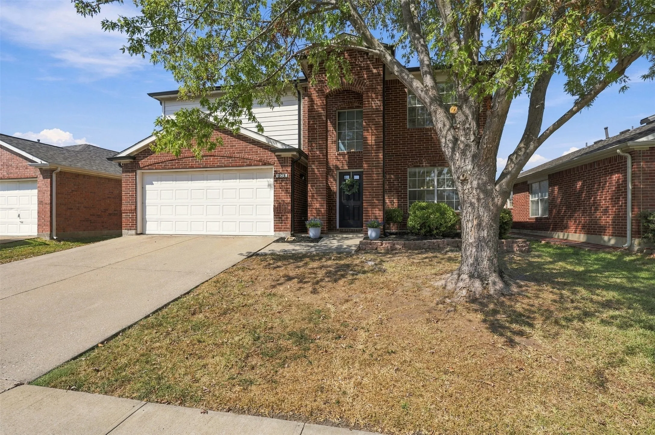 Single Family Residence For Sale in Collin County , 303 Charleston Drive, Wylie, Texas 75098, 4 Bedroom, 3 Bathroom, 2 Garage spaces, 2,099 Sqft, built in 2001, mls#21382049, Real Estate Agent in Wylie, Homes For Sale in Collin county, Homes For Sale in Wylie, Realtor in Wylie Texas, Real Estate Brokerage Independent Realty Texas, Luminita Cordes Realtor