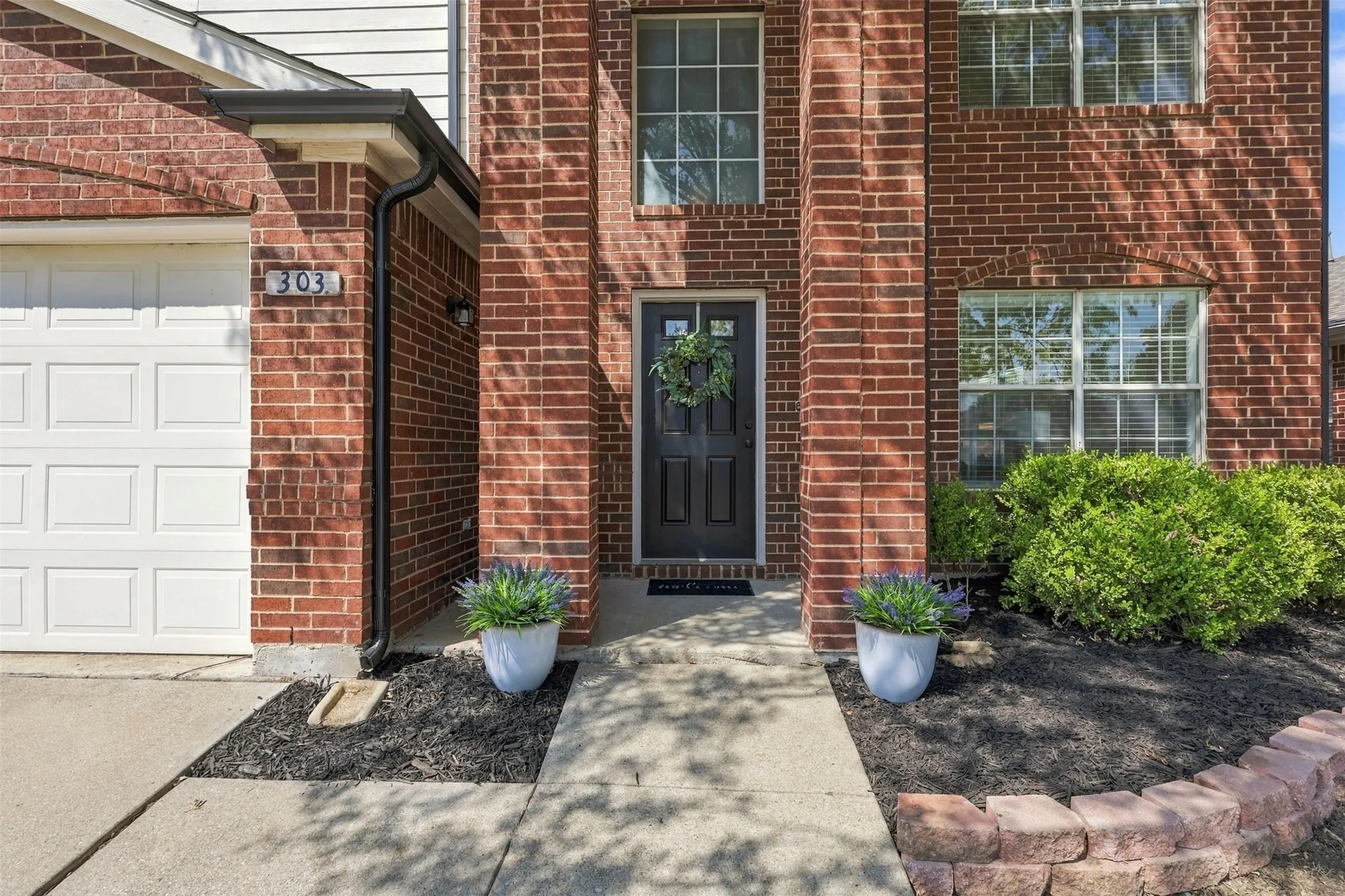 Single Family Residence For Sale in Collin County , 303 Charleston Drive, Wylie, Texas 75098, 4 Bedroom, 3 Bathroom, 2 Garage spaces, 2,099 Sqft, built in 2001, mls#21382049, Real Estate Agent in Wylie, Homes For Sale in Collin county, Homes For Sale in Wylie, Realtor in Wylie Texas, Real Estate Brokerage Independent Realty Texas, Luminita Cordes Realtor
