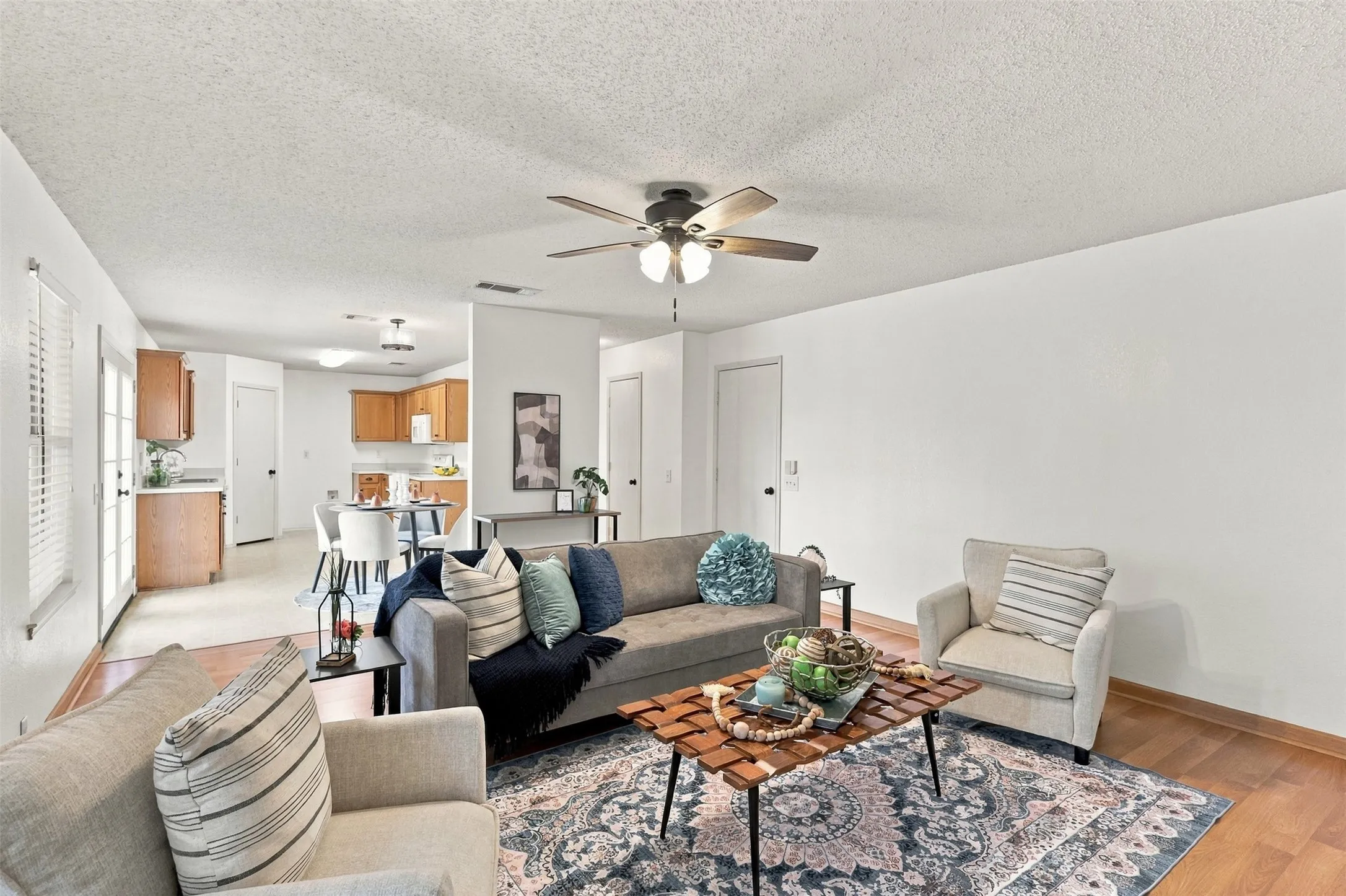 Single Family Residence For Sale in Collin County , 303 Charleston Drive, Wylie, Texas 75098, 4 Bedroom, 3 Bathroom, 2 Garage spaces, 2,099 Sqft, built in 2001, mls#21382049, Real Estate Agent in Wylie, Homes For Sale in Collin county, Homes For Sale in Wylie, Realtor in Wylie Texas, Real Estate Brokerage Independent Realty Texas, Luminita Cordes Realtor