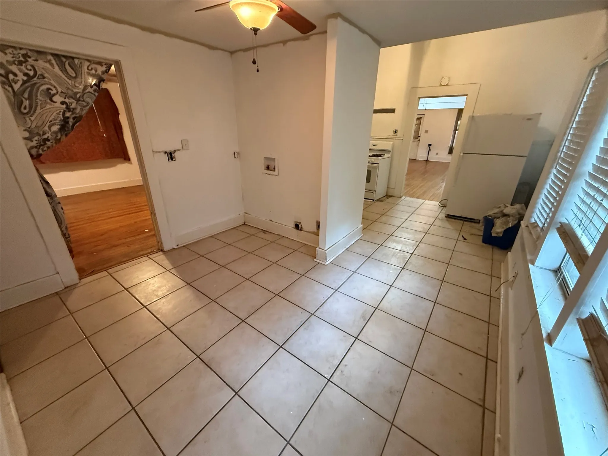 Single Family Residence For Sale in Tarrant County , 1410 Circle Park Boulevard, Fort Worth, Texas 76164, 3 Bedroom, 1 Bathroom, 1 Garage spaces, 1,108 Sqft, built in 1930, mls#21385198, Real Estate Agent in Fort Worth, Homes For Sale in Tarrant county, Homes For Sale in Fort Worth, Realtor in Fort Worth Texas, Real Estate Brokerage Independent Realty Texas, Luminita Cordes Realtor