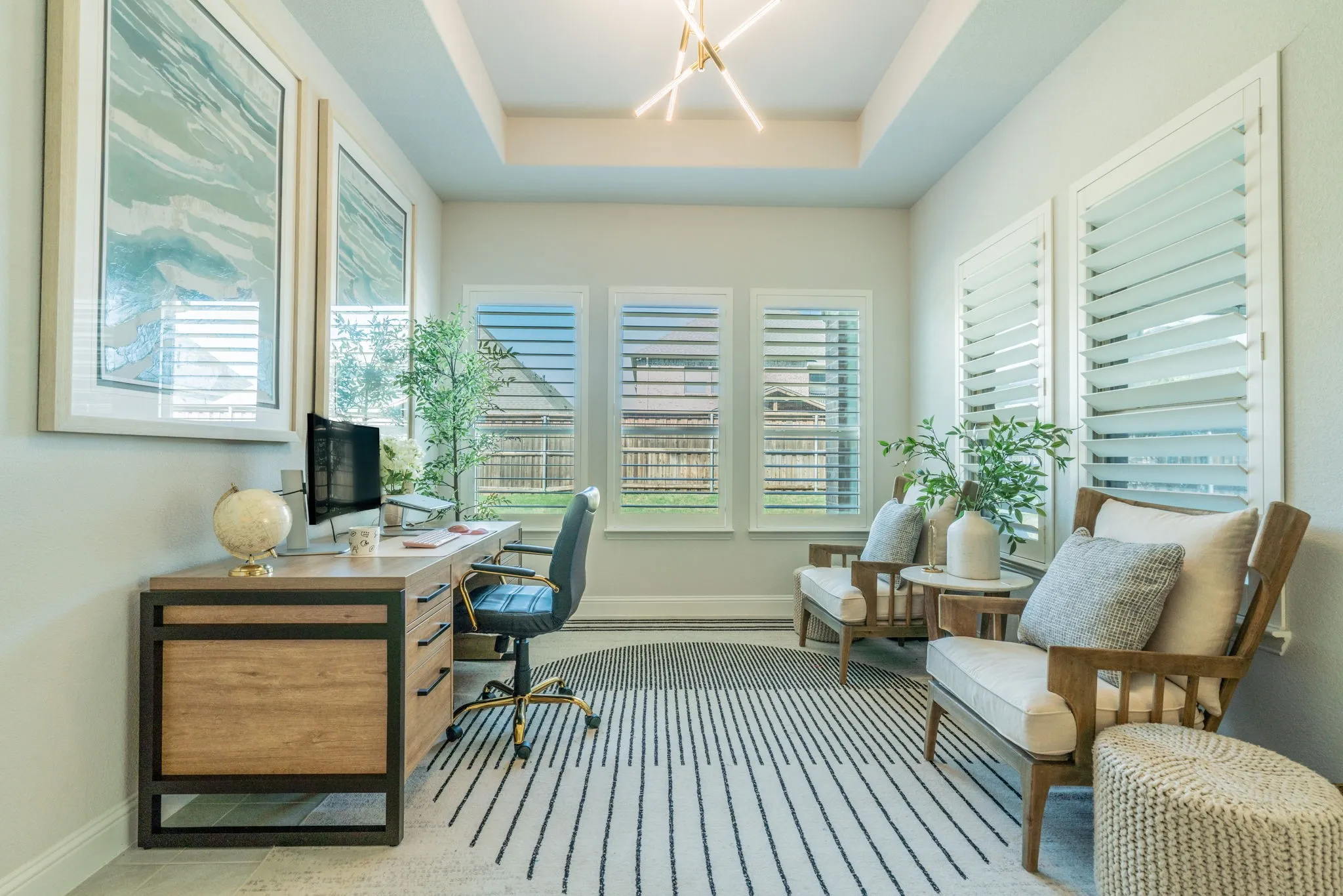 Tray ceiling with modern linear light fixture