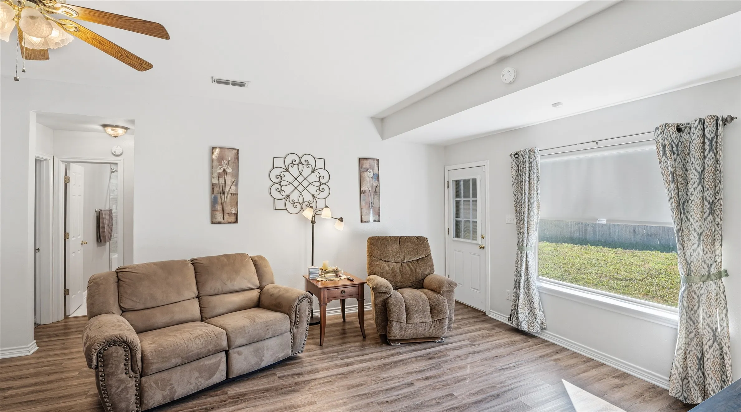 Single Family Residence For Sale in Van Zandt County , 221 PRIVATE ROAD 8774, Ben Wheeler, Texas 75754, 3 Bedroom, 2 Bathroom, 2 Garage spaces, 1,364 Sqft, built in 2001, mls#21385206, Real Estate Agent in Ben Wheeler, Homes For Sale in Van Zandt county, Homes For Sale in Ben Wheeler, Realtor in Ben Wheeler Texas, Real Estate Brokerage Independent Realty Texas, Luminita Cordes Realtor