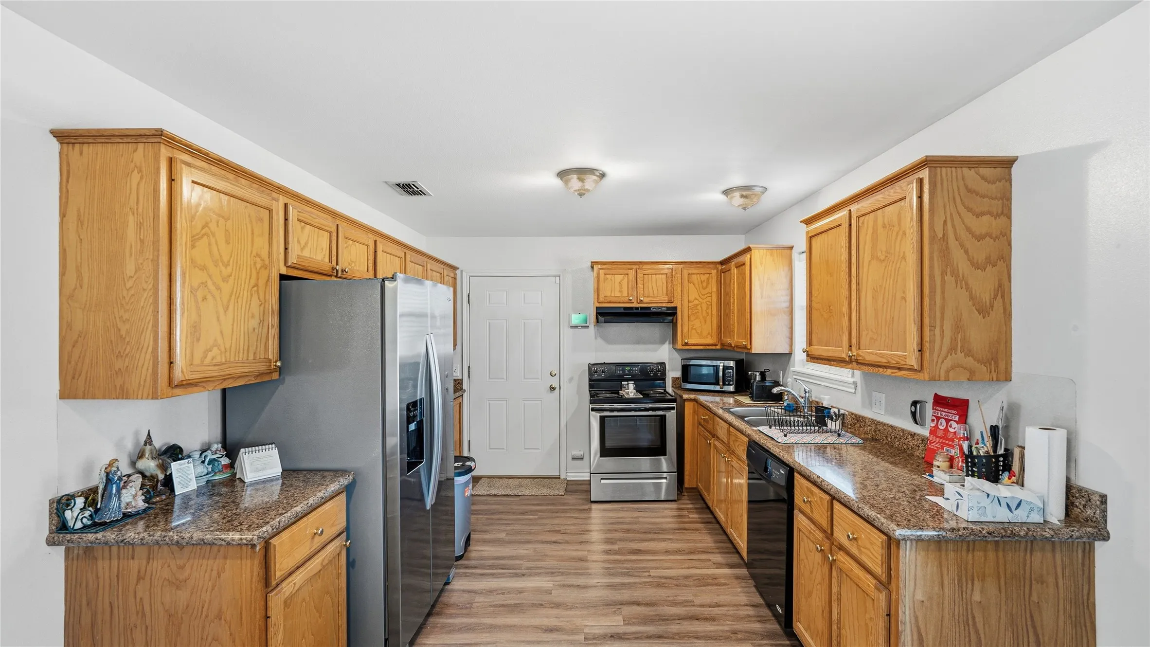 Single Family Residence For Sale in Van Zandt County , 221 PRIVATE ROAD 8774, Ben Wheeler, Texas 75754, 3 Bedroom, 2 Bathroom, 2 Garage spaces, 1,364 Sqft, built in 2001, mls#21385206, Real Estate Agent in Ben Wheeler, Homes For Sale in Van Zandt county, Homes For Sale in Ben Wheeler, Realtor in Ben Wheeler Texas, Real Estate Brokerage Independent Realty Texas, Luminita Cordes Realtor
