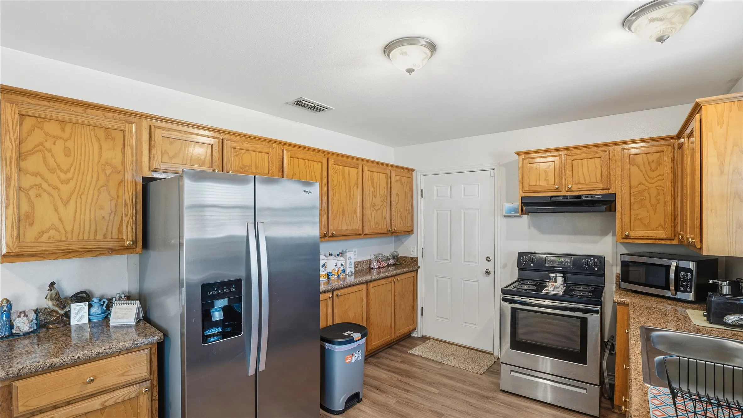 Single Family Residence For Sale in Van Zandt County , 221 PRIVATE ROAD 8774, Ben Wheeler, Texas 75754, 3 Bedroom, 2 Bathroom, 2 Garage spaces, 1,364 Sqft, built in 2001, mls#21385206, Real Estate Agent in Ben Wheeler, Homes For Sale in Van Zandt county, Homes For Sale in Ben Wheeler, Realtor in Ben Wheeler Texas, Real Estate Brokerage Independent Realty Texas, Luminita Cordes Realtor