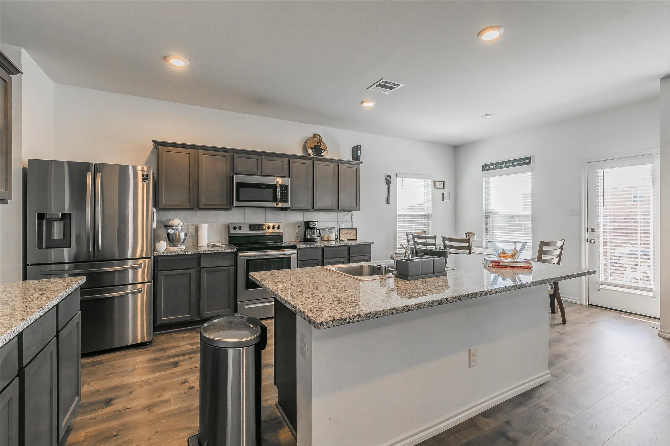 Single Family Residence For Rent in Collin County , 2405 Lupton Street, Anna, Texas 75409, 5 Bedroom, 3 Bathroom, 2 Garage spaces, 2,565 Sqft, built in 2019, mls#21385209, Real Estate Agent in Anna, Homes For Rent in Collin county, Homes For Rent in Anna, Realtor in Anna Texas, Real Estate Brokerage Independent Realty Texas, Luminita Cordes Realtor