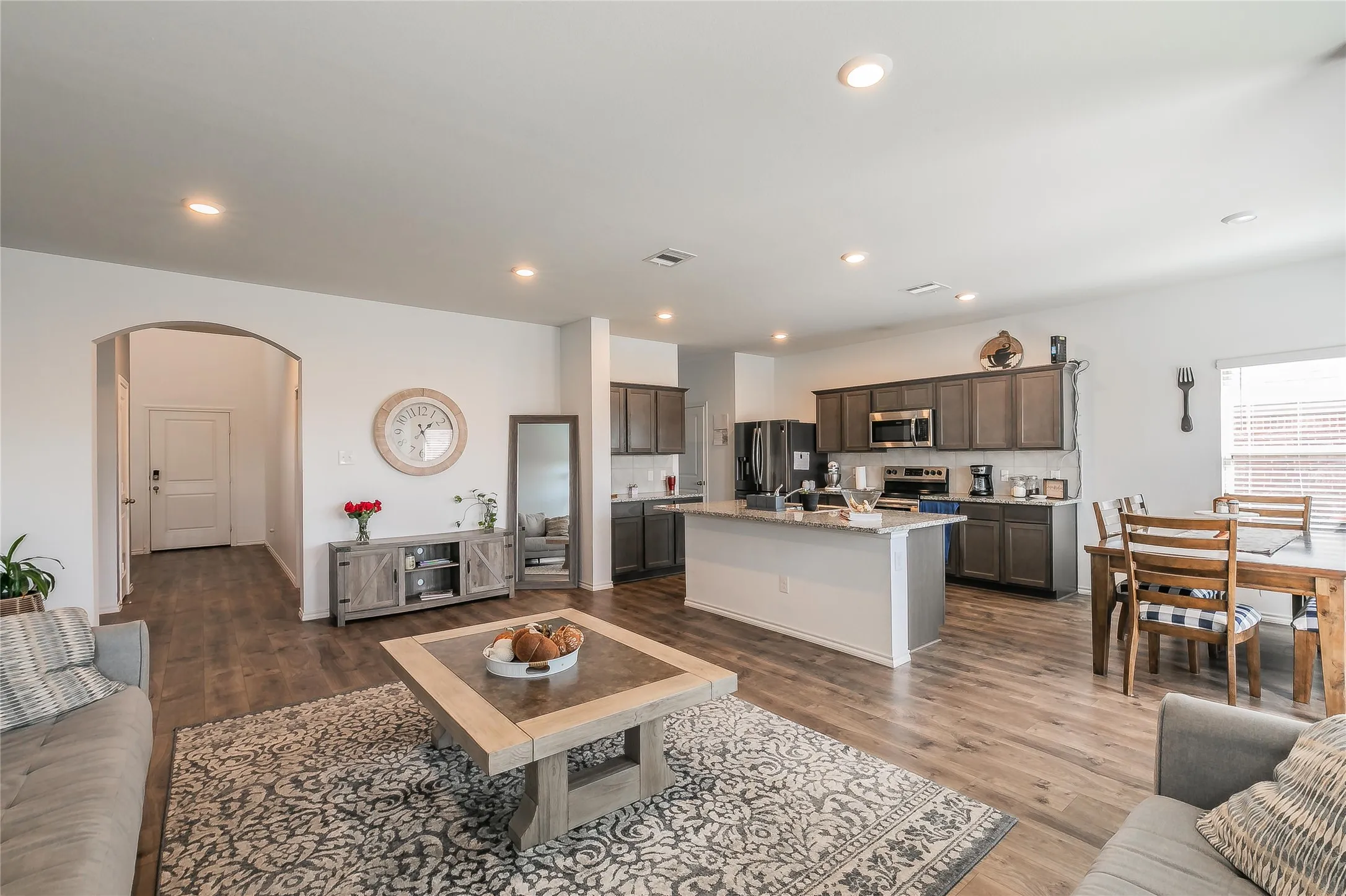 Single Family Residence For Rent in Collin County , 2405 Lupton Street, Anna, Texas 75409, 5 Bedroom, 3 Bathroom, 2 Garage spaces, 2,565 Sqft, built in 2019, mls#21385209, Real Estate Agent in Anna, Homes For Rent in Collin county, Homes For Rent in Anna, Realtor in Anna Texas, Real Estate Brokerage Independent Realty Texas, Luminita Cordes Realtor