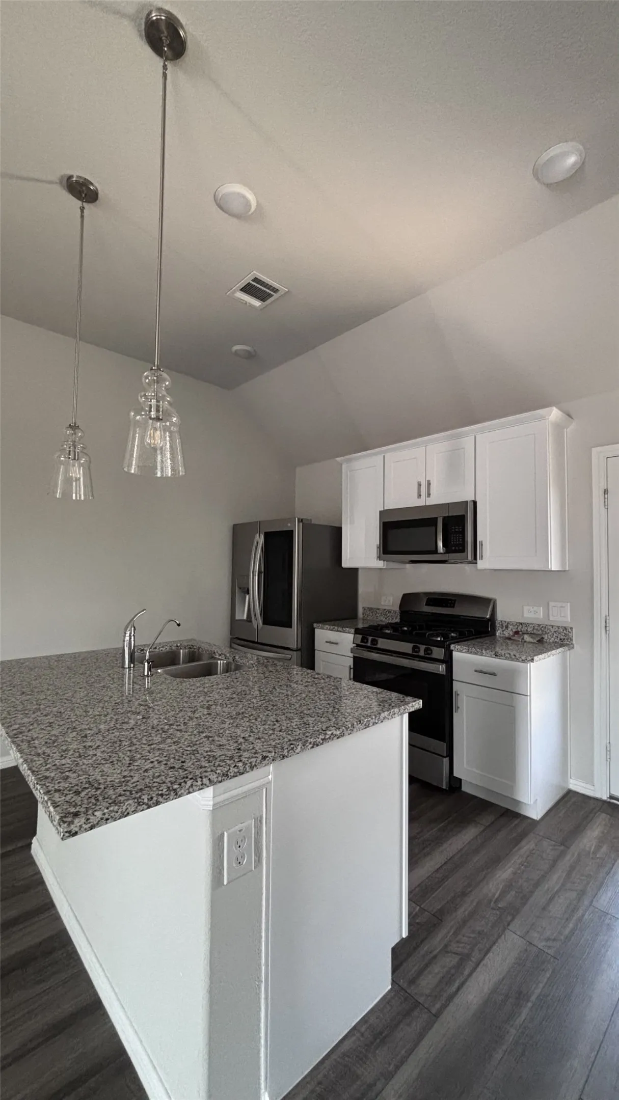 Single Family Residence For Rent in Collin County , 424 Delmar Drive, Princeton, Texas 75407, 4 Bedroom, 3 Bathroom, 2 Garage spaces, 1,839 Sqft, built in 2024, mls#21385217, Real Estate Agent in Princeton, Homes For Rent in Collin county, Homes For Rent in Princeton, Realtor in Princeton Texas, Real Estate Brokerage Independent Realty Texas, Luminita Cordes Realtor