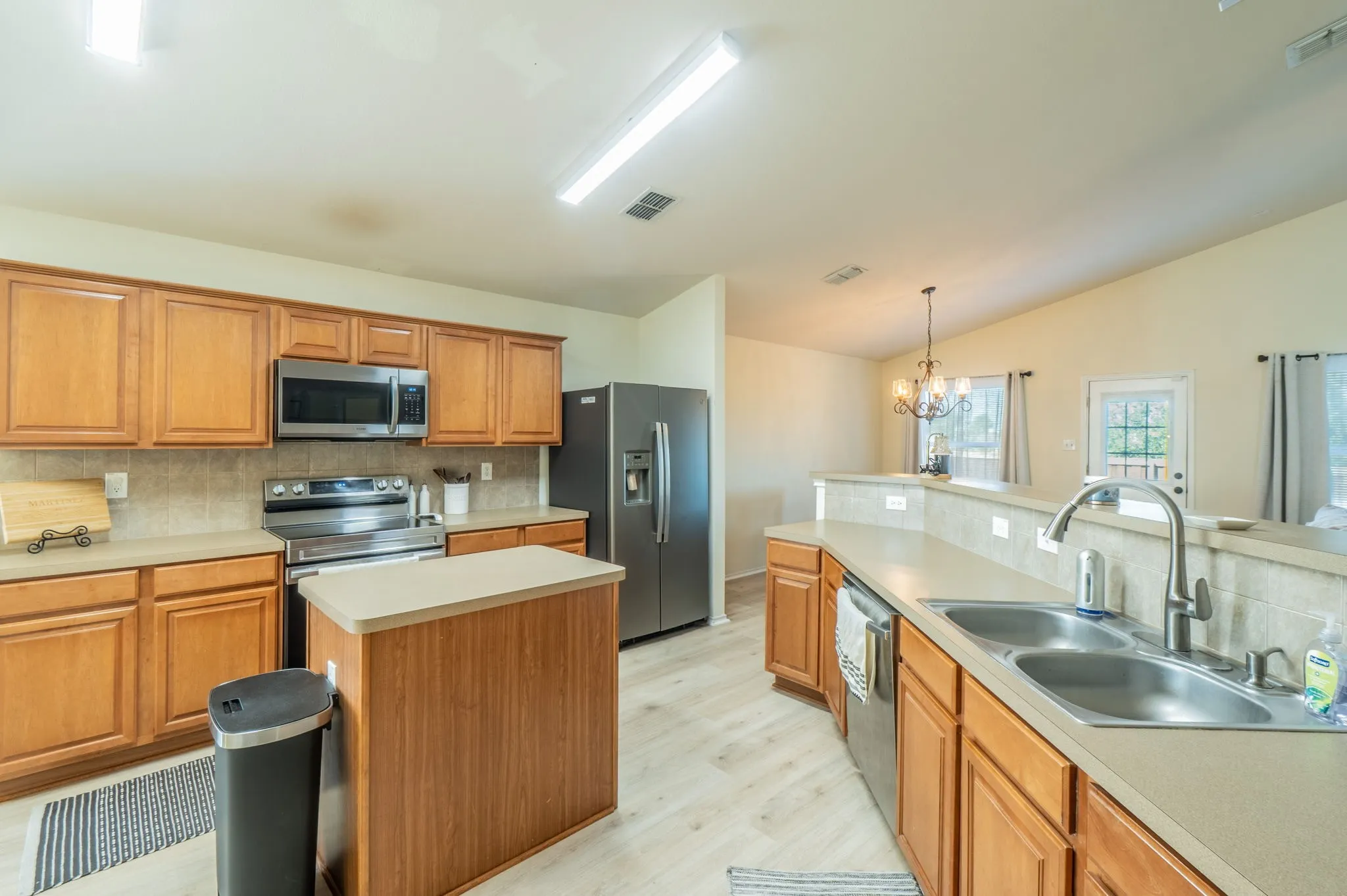 Single Family Residence For Sale in Denton County , 2744 Winterberry Lane, Little Elm, Texas 75068, 3 Bedroom, 2 Bathroom, 2 Garage spaces, 1,950 Sqft, built in 2004, mls#21385215, Real Estate Agent in Little Elm, Homes For Sale in Denton county, Homes For Sale in Little Elm, Realtor in Little Elm Texas, Real Estate Brokerage Independent Realty Texas, Luminita Cordes Realtor