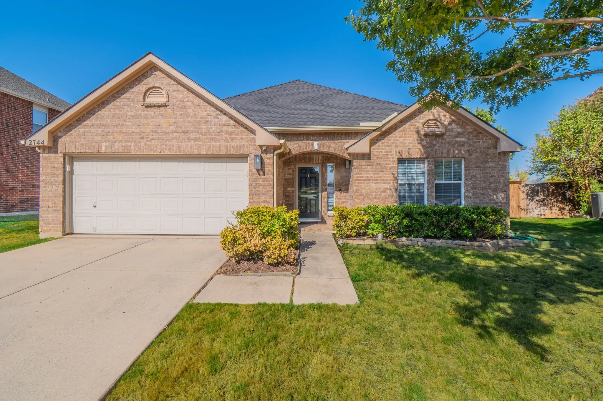Single Family Residence For Sale in Denton County , 2744 Winterberry Lane, Little Elm, Texas 75068, 3 Bedroom, 2 Bathroom, 2 Garage spaces, 1,950 Sqft, built in 2004, mls#21385215, Real Estate Agent in Little Elm, Homes For Sale in Denton county, Homes For Sale in Little Elm, Realtor in Little Elm Texas, Real Estate Brokerage Independent Realty Texas, Luminita Cordes Realtor
