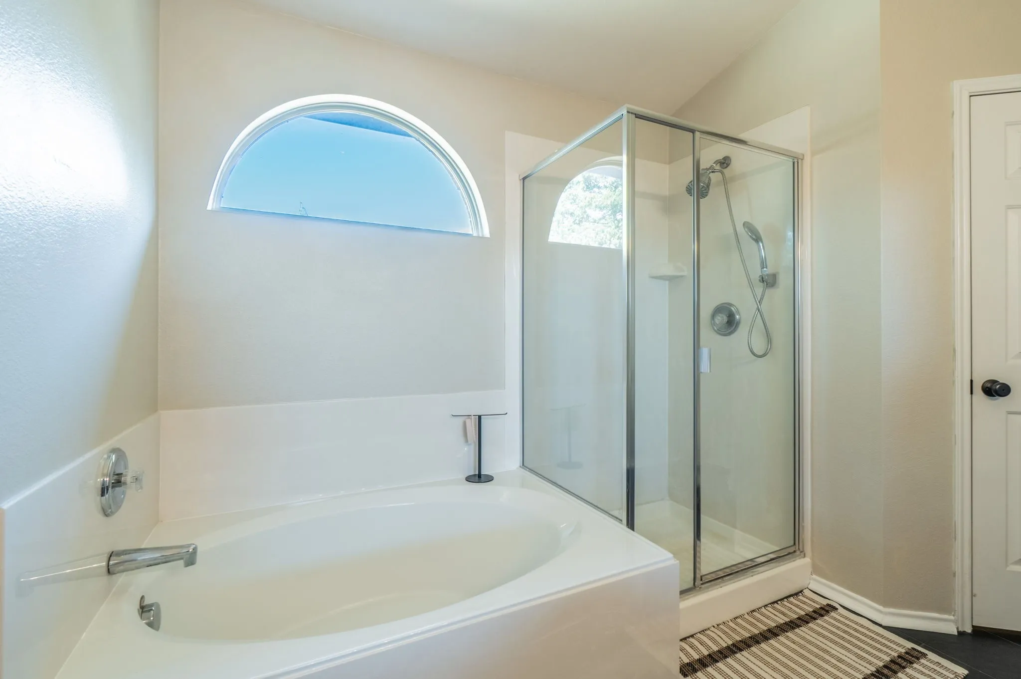 Single Family Residence For Sale in Denton County , 2744 Winterberry Lane, Little Elm, Texas 75068, 3 Bedroom, 2 Bathroom, 2 Garage spaces, 1,950 Sqft, built in 2004, mls#21385215, Real Estate Agent in Little Elm, Homes For Sale in Denton county, Homes For Sale in Little Elm, Realtor in Little Elm Texas, Real Estate Brokerage Independent Realty Texas, Luminita Cordes Realtor