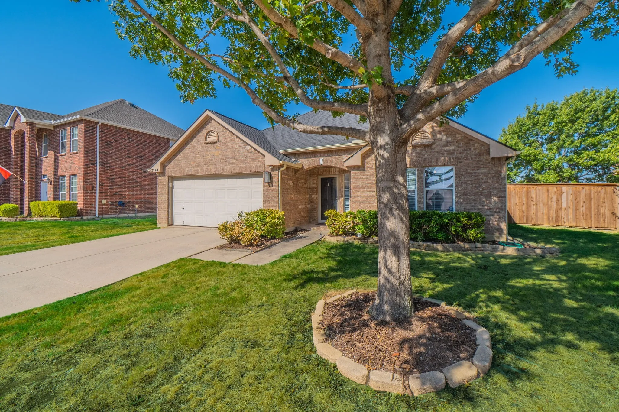 Single Family Residence For Sale in Denton County , 2744 Winterberry Lane, Little Elm, Texas 75068, 3 Bedroom, 2 Bathroom, 2 Garage spaces, 1,950 Sqft, built in 2004, mls#21385215, Real Estate Agent in Little Elm, Homes For Sale in Denton county, Homes For Sale in Little Elm, Realtor in Little Elm Texas, Real Estate Brokerage Independent Realty Texas, Luminita Cordes Realtor