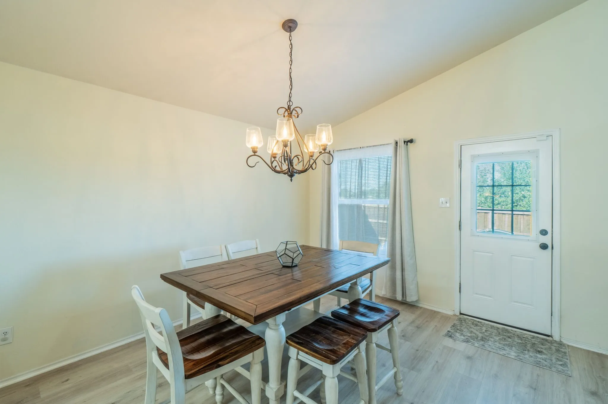Single Family Residence For Sale in Denton County , 2744 Winterberry Lane, Little Elm, Texas 75068, 3 Bedroom, 2 Bathroom, 2 Garage spaces, 1,950 Sqft, built in 2004, mls#21385215, Real Estate Agent in Little Elm, Homes For Sale in Denton county, Homes For Sale in Little Elm, Realtor in Little Elm Texas, Real Estate Brokerage Independent Realty Texas, Luminita Cordes Realtor