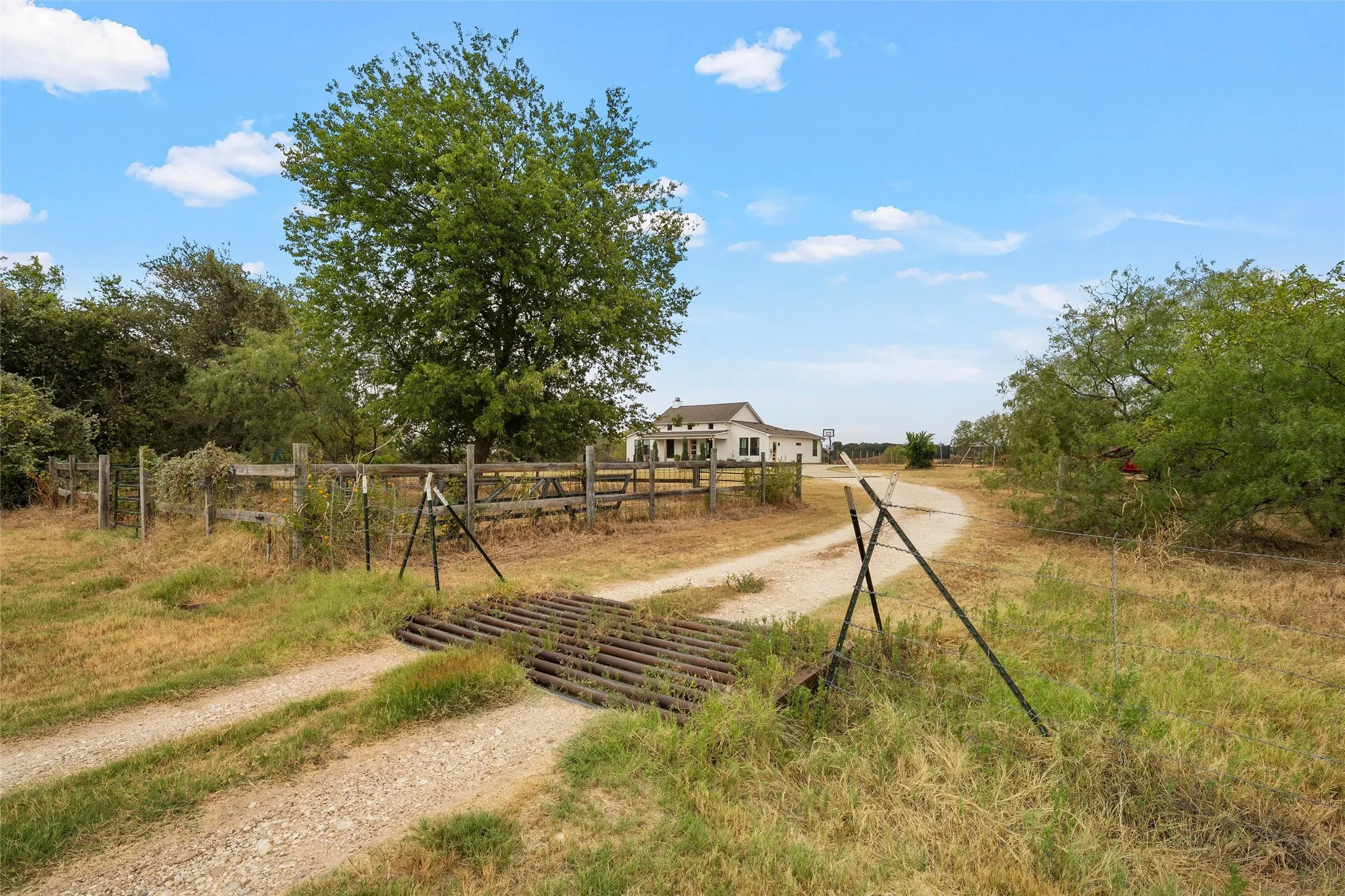 Single Family Residence For Sale in Mc Lennan County , 3325 J J Flewellen Road, Waco, Texas 76704, 4 Bedroom, 2 Bathroom, Garage spaces, 1,850 Sqft, built in 2017, mls#21381827, Real Estate Agent in Waco, Homes For Sale in Mc Lennan county, Homes For Sale in Waco, Realtor in Waco Texas, Real Estate Brokerage Independent Realty Texas, Luminita Cordes Realtor