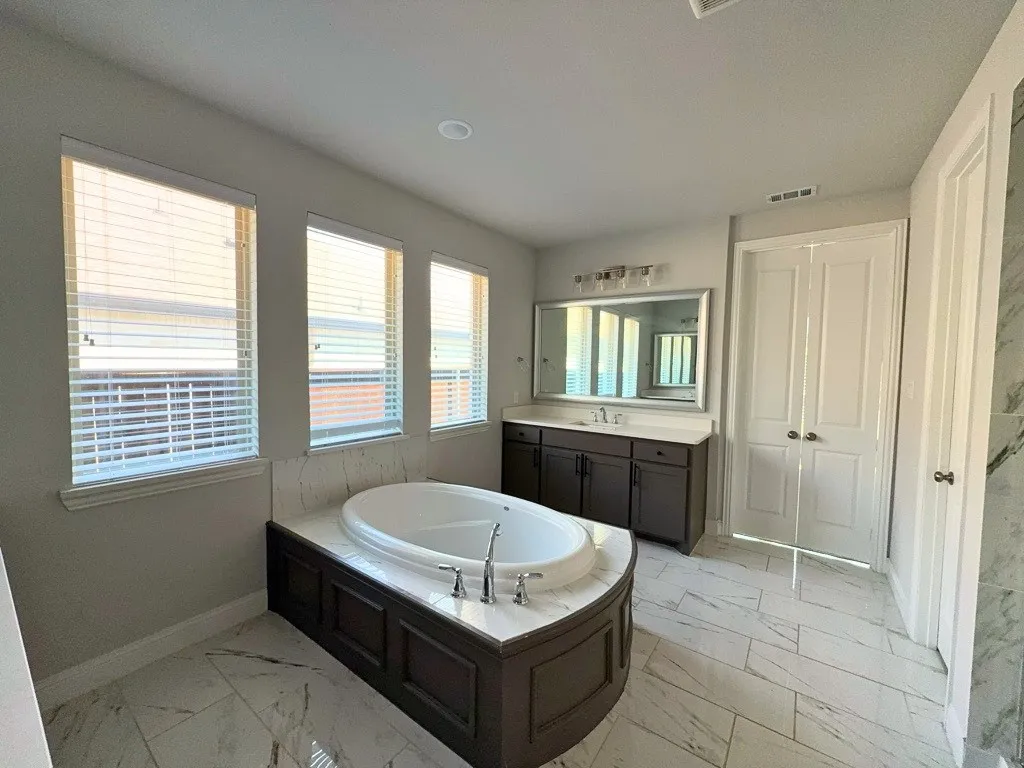 Single Family Residence For Rent in Johnson County , 501 Upper Falls Lane, Mansfield, Texas 76063, 4 Bedroom, 3 Bathroom, 2 Garage spaces, 3,220 Sqft, built in 2023, mls#21385212, Real Estate Agent in Mansfield, Homes For Rent in Johnson county, Homes For Rent in Mansfield, Realtor in Mansfield Texas, Real Estate Brokerage Independent Realty Texas, Luminita Cordes Realtor