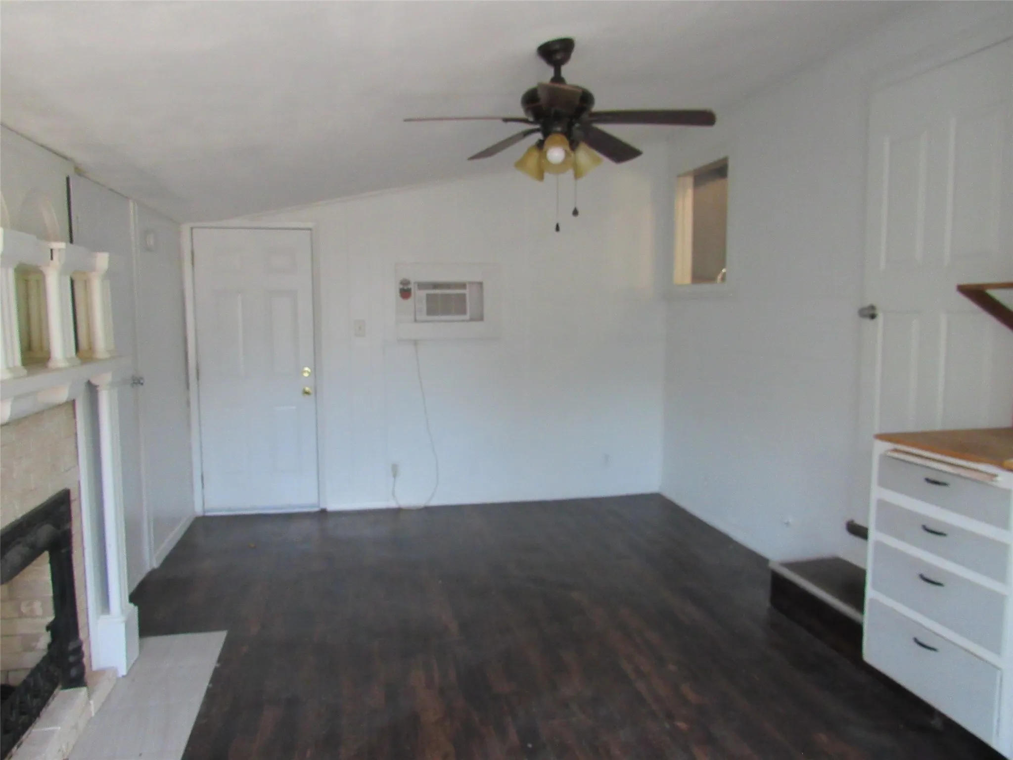 Single Family Residence For Sale in Mc Lennan County , 1311 W 3 A Street, Mc Gregor, Texas 76657, 3 Bedroom, 2 Bathroom, Garage spaces, 1,409 Sqft, built in 1955, mls#21385222, Real Estate Agent in Mc Gregor, Homes For Sale in Mc Lennan county, Homes For Sale in Mc Gregor, Realtor in Mc Gregor Texas, Real Estate Brokerage Independent Realty Texas, Luminita Cordes Realtor
