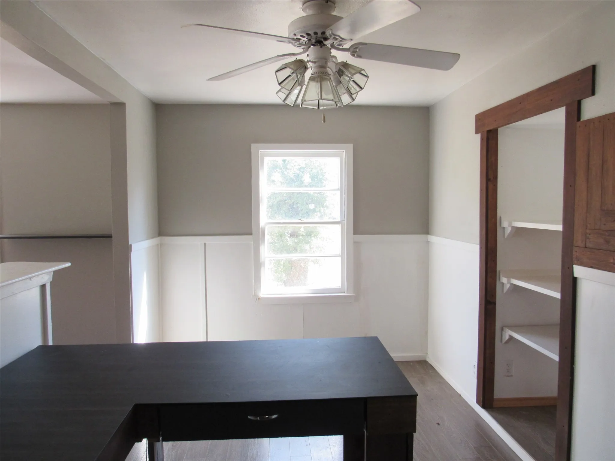 Single Family Residence For Sale in Mc Lennan County , 1311 W 3 A Street, Mc Gregor, Texas 76657, 3 Bedroom, 2 Bathroom, Garage spaces, 1,409 Sqft, built in 1955, mls#21385222, Real Estate Agent in Mc Gregor, Homes For Sale in Mc Lennan county, Homes For Sale in Mc Gregor, Realtor in Mc Gregor Texas, Real Estate Brokerage Independent Realty Texas, Luminita Cordes Realtor