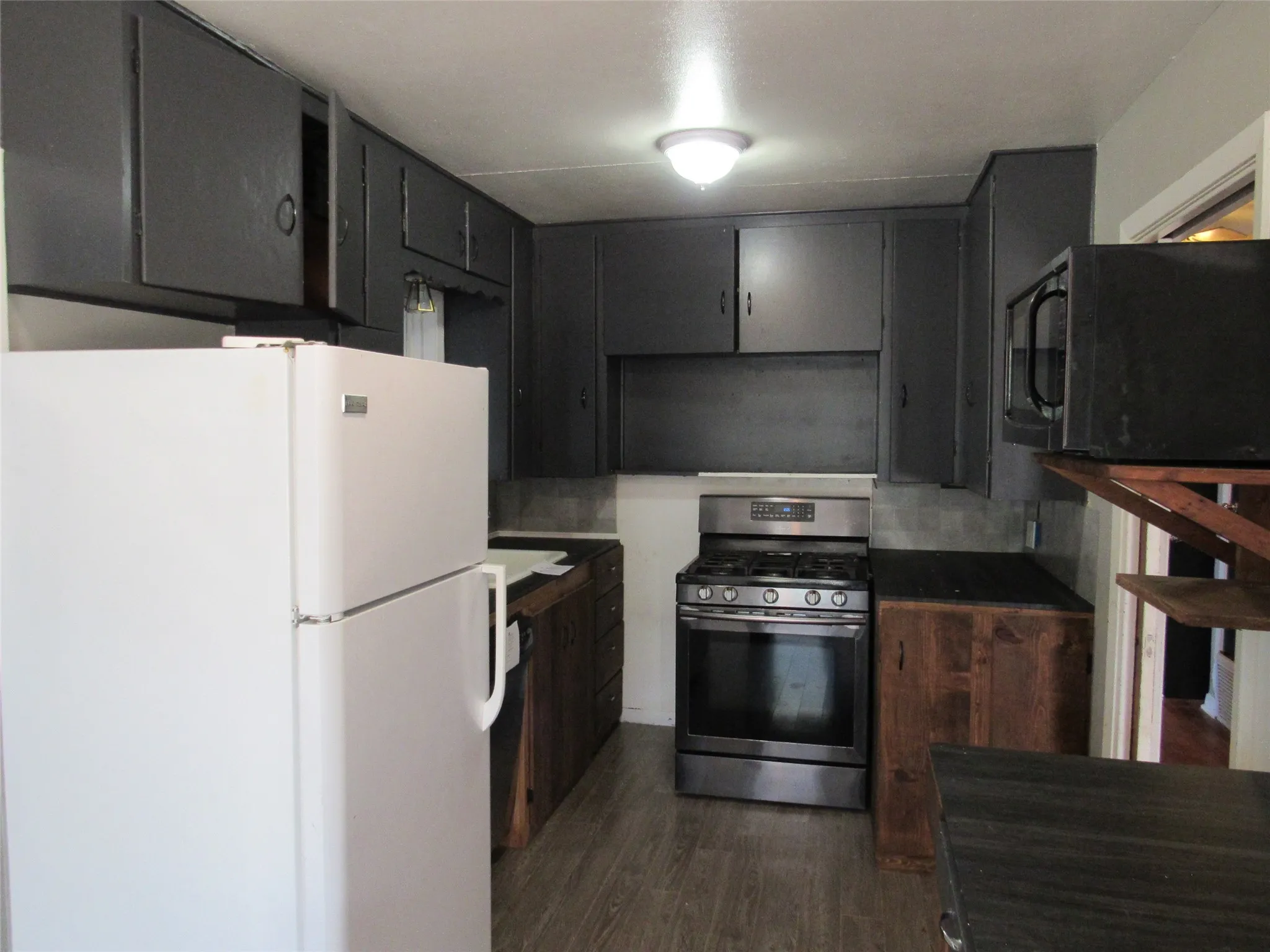 Single Family Residence For Sale in Mc Lennan County , 1311 W 3 A Street, Mc Gregor, Texas 76657, 3 Bedroom, 2 Bathroom, Garage spaces, 1,409 Sqft, built in 1955, mls#21385222, Real Estate Agent in Mc Gregor, Homes For Sale in Mc Lennan county, Homes For Sale in Mc Gregor, Realtor in Mc Gregor Texas, Real Estate Brokerage Independent Realty Texas, Luminita Cordes Realtor
