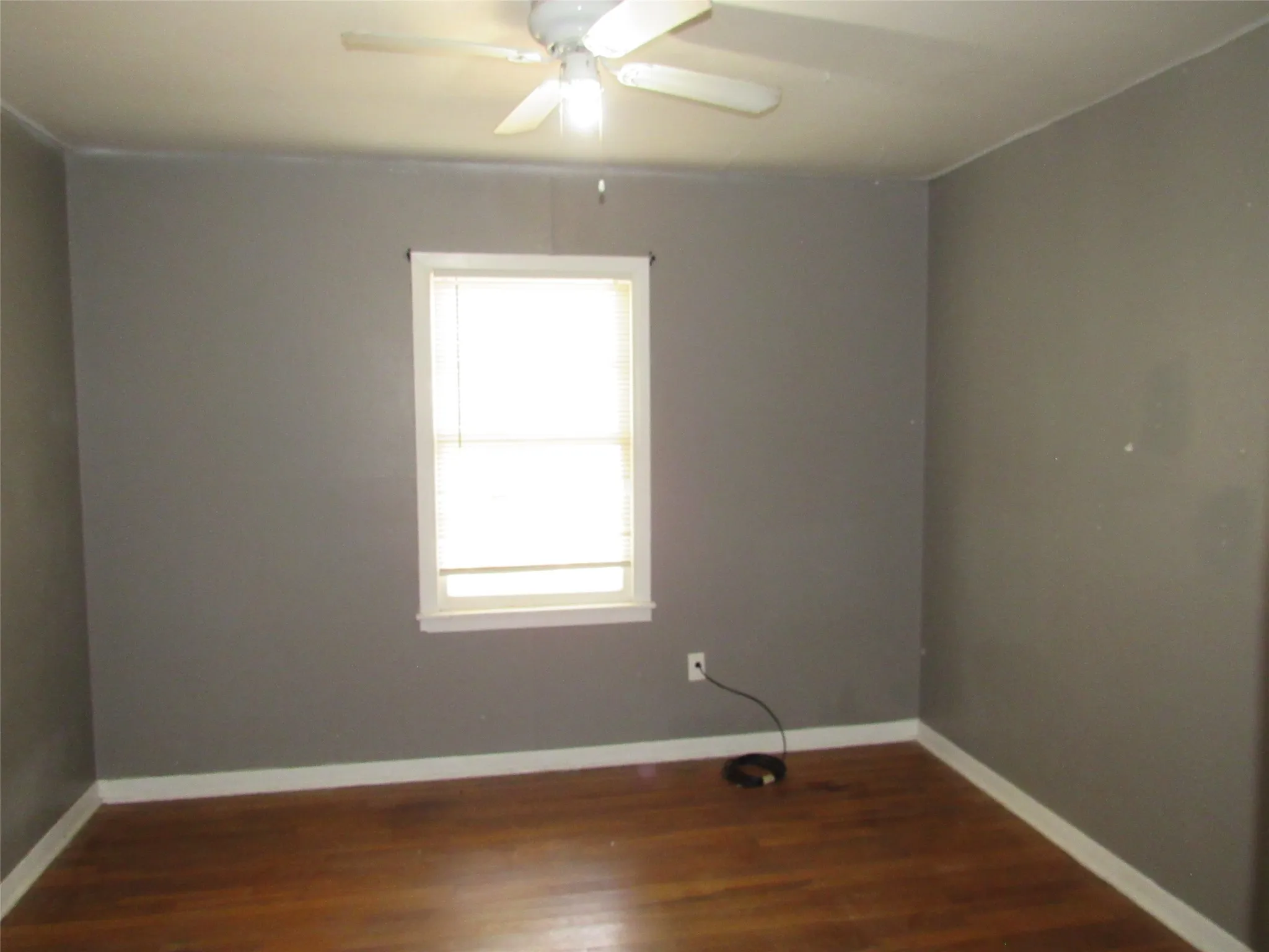 Single Family Residence For Sale in Mc Lennan County , 1311 W 3 A Street, Mc Gregor, Texas 76657, 3 Bedroom, 2 Bathroom, Garage spaces, 1,409 Sqft, built in 1955, mls#21385222, Real Estate Agent in Mc Gregor, Homes For Sale in Mc Lennan county, Homes For Sale in Mc Gregor, Realtor in Mc Gregor Texas, Real Estate Brokerage Independent Realty Texas, Luminita Cordes Realtor
