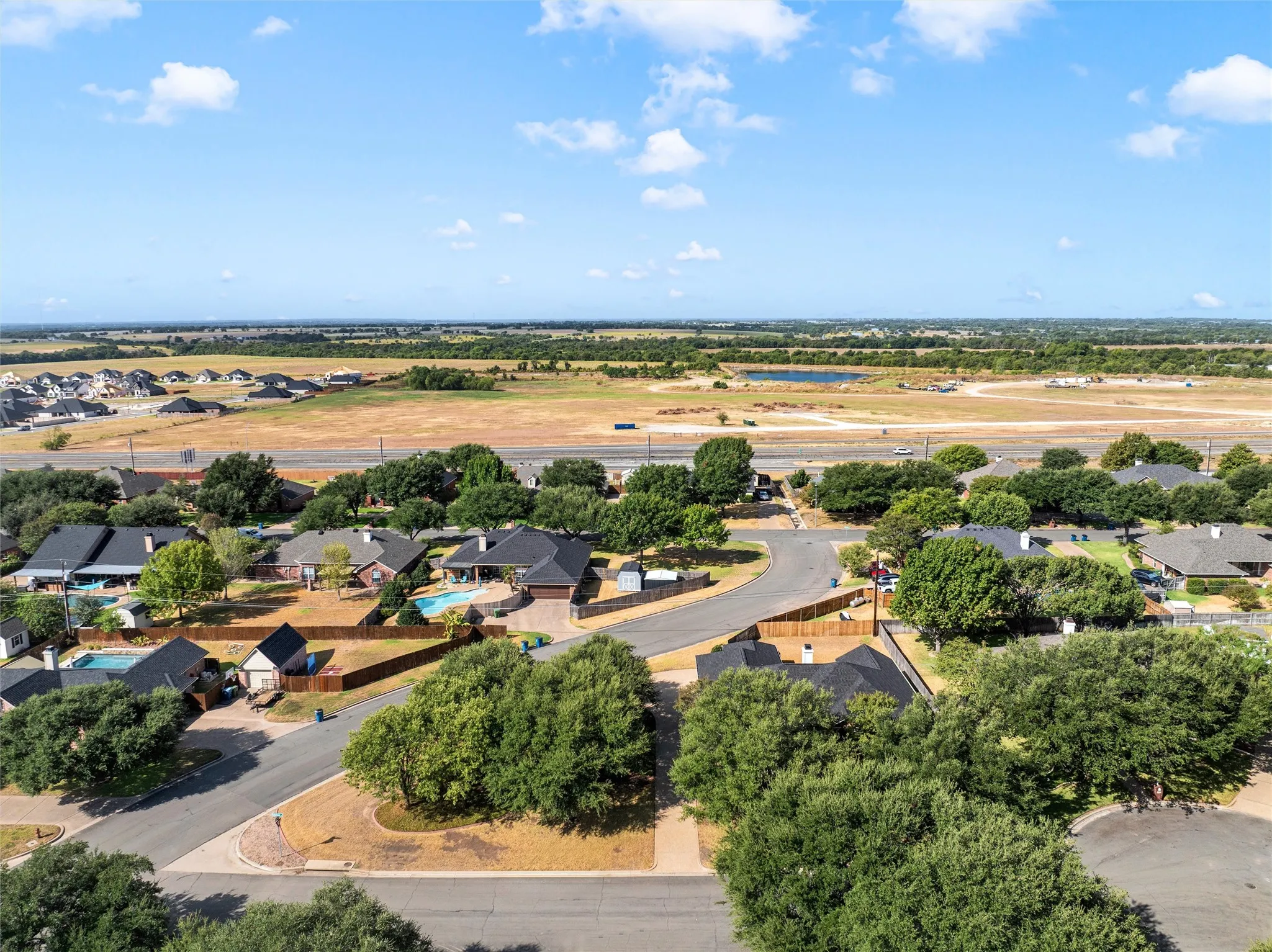 Single Family Residence For Sale in Mc Lennan County , 1223 Oakmanor Circle, Hewitt, Texas 76643, 4 Bedroom, 3 Bathroom, 2 Garage spaces, 2,308 Sqft, built in 2002, mls#21383220, Real Estate Agent in Hewitt, Homes For Sale in Mc Lennan county, Homes For Sale in Hewitt, Realtor in Hewitt Texas, Real Estate Brokerage Independent Realty Texas, Luminita Cordes Realtor