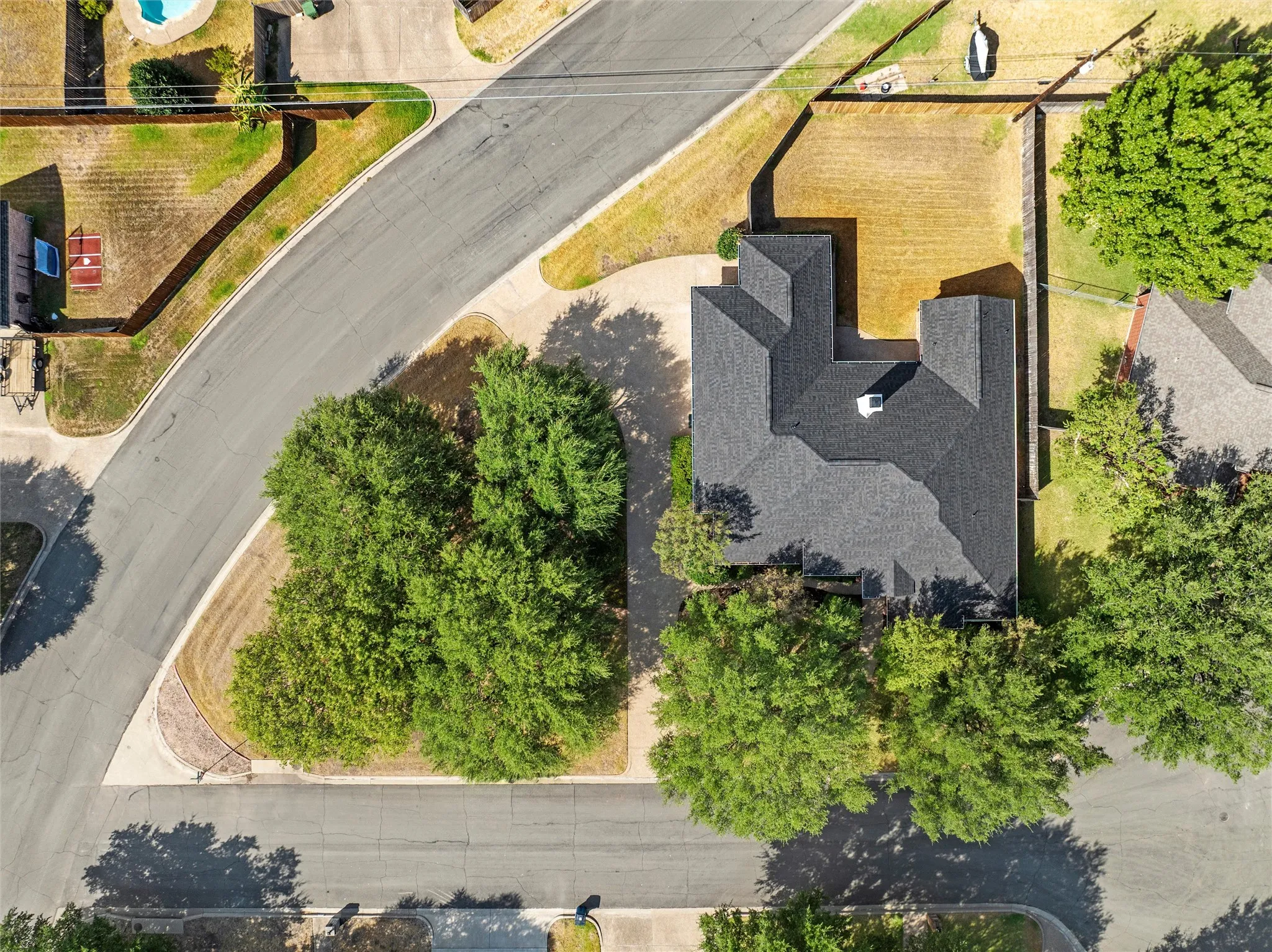 Single Family Residence For Sale in Mc Lennan County , 1223 Oakmanor Circle, Hewitt, Texas 76643, 4 Bedroom, 3 Bathroom, 2 Garage spaces, 2,308 Sqft, built in 2002, mls#21383220, Real Estate Agent in Hewitt, Homes For Sale in Mc Lennan county, Homes For Sale in Hewitt, Realtor in Hewitt Texas, Real Estate Brokerage Independent Realty Texas, Luminita Cordes Realtor