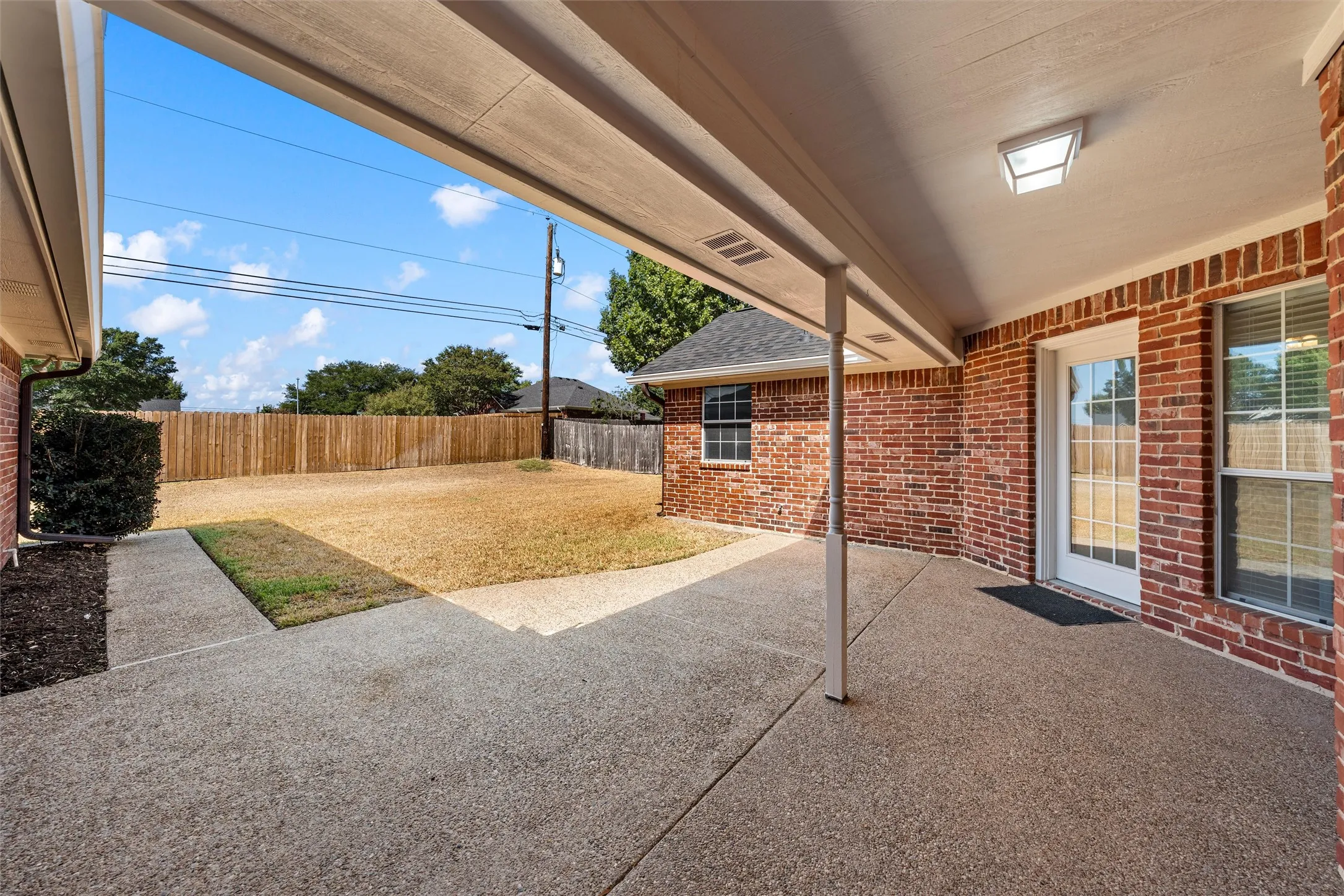 Single Family Residence For Sale in Mc Lennan County , 1223 Oakmanor Circle, Hewitt, Texas 76643, 4 Bedroom, 3 Bathroom, 2 Garage spaces, 2,308 Sqft, built in 2002, mls#21383220, Real Estate Agent in Hewitt, Homes For Sale in Mc Lennan county, Homes For Sale in Hewitt, Realtor in Hewitt Texas, Real Estate Brokerage Independent Realty Texas, Luminita Cordes Realtor