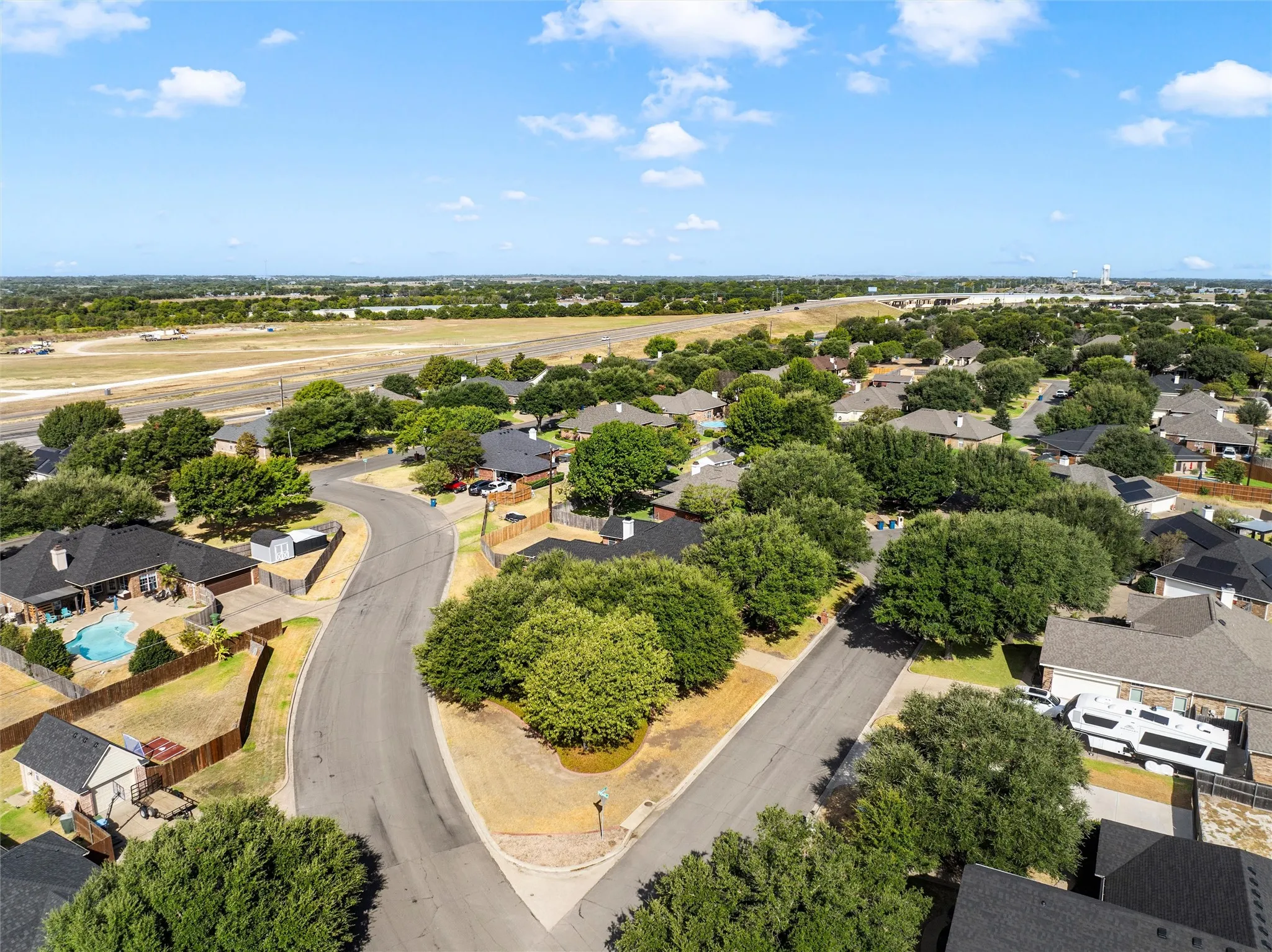 Single Family Residence For Sale in Mc Lennan County , 1223 Oakmanor Circle, Hewitt, Texas 76643, 4 Bedroom, 3 Bathroom, 2 Garage spaces, 2,308 Sqft, built in 2002, mls#21383220, Real Estate Agent in Hewitt, Homes For Sale in Mc Lennan county, Homes For Sale in Hewitt, Realtor in Hewitt Texas, Real Estate Brokerage Independent Realty Texas, Luminita Cordes Realtor