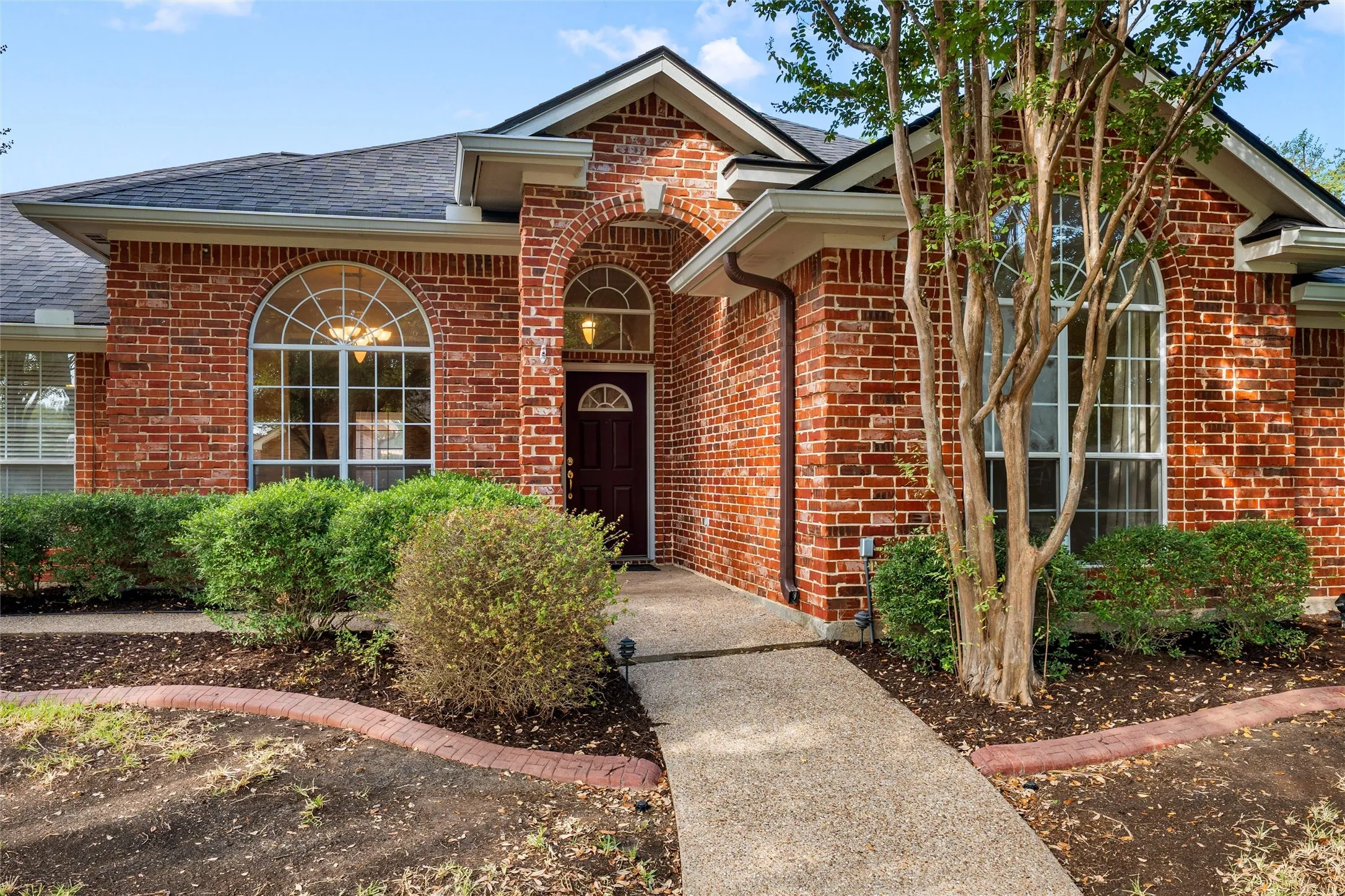 Single Family Residence For Sale in Mc Lennan County , 1223 Oakmanor Circle, Hewitt, Texas 76643, 4 Bedroom, 3 Bathroom, 2 Garage spaces, 2,308 Sqft, built in 2002, mls#21383220, Real Estate Agent in Hewitt, Homes For Sale in Mc Lennan county, Homes For Sale in Hewitt, Realtor in Hewitt Texas, Real Estate Brokerage Independent Realty Texas, Luminita Cordes Realtor