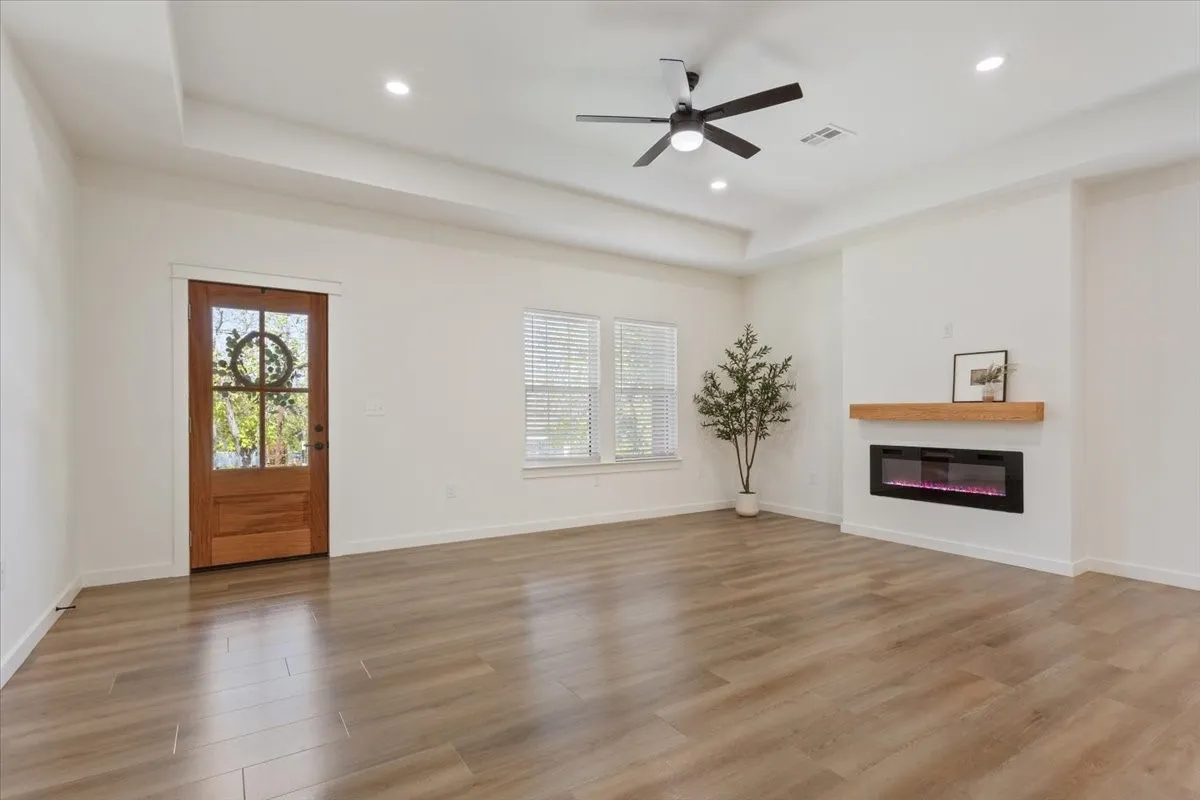 Single Family Residence For Sale in Mc Lennan County , 2704 Clay Avenue, Waco, Texas 76711, 3 Bedroom, 2 Bathroom, Garage spaces, 1,606 Sqft, built in 2026, mls#21385229, Real Estate Agent in Waco, Homes For Sale in Mc Lennan county, Homes For Sale in Waco, Realtor in Waco Texas, Real Estate Brokerage Independent Realty Texas, Luminita Cordes Realtor