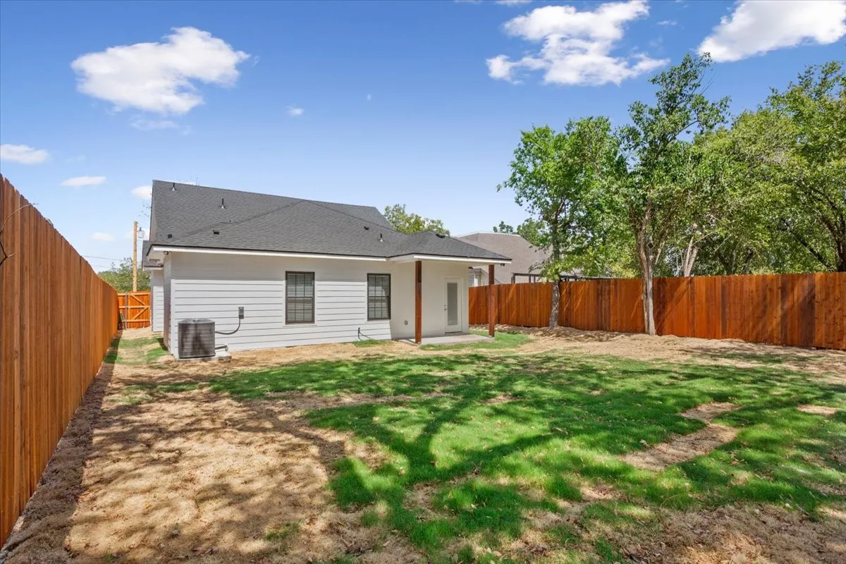 Single Family Residence For Sale in Mc Lennan County , 2704 Clay Avenue, Waco, Texas 76711, 3 Bedroom, 2 Bathroom, Garage spaces, 1,606 Sqft, built in 2026, mls#21385229, Real Estate Agent in Waco, Homes For Sale in Mc Lennan county, Homes For Sale in Waco, Realtor in Waco Texas, Real Estate Brokerage Independent Realty Texas, Luminita Cordes Realtor