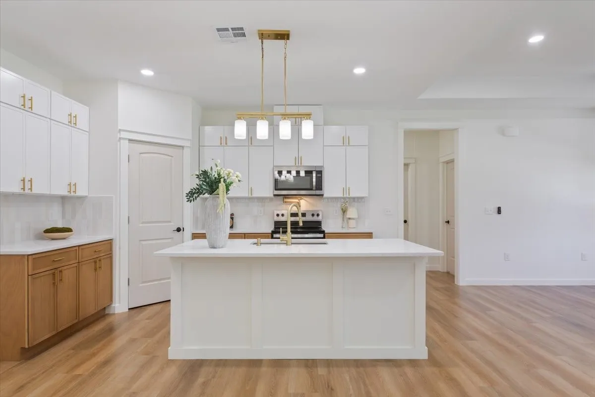 Single Family Residence For Sale in Mc Lennan County , 2704 Clay Avenue, Waco, Texas 76711, 3 Bedroom, 2 Bathroom, Garage spaces, 1,606 Sqft, built in 2026, mls#21385229, Real Estate Agent in Waco, Homes For Sale in Mc Lennan county, Homes For Sale in Waco, Realtor in Waco Texas, Real Estate Brokerage Independent Realty Texas, Luminita Cordes Realtor