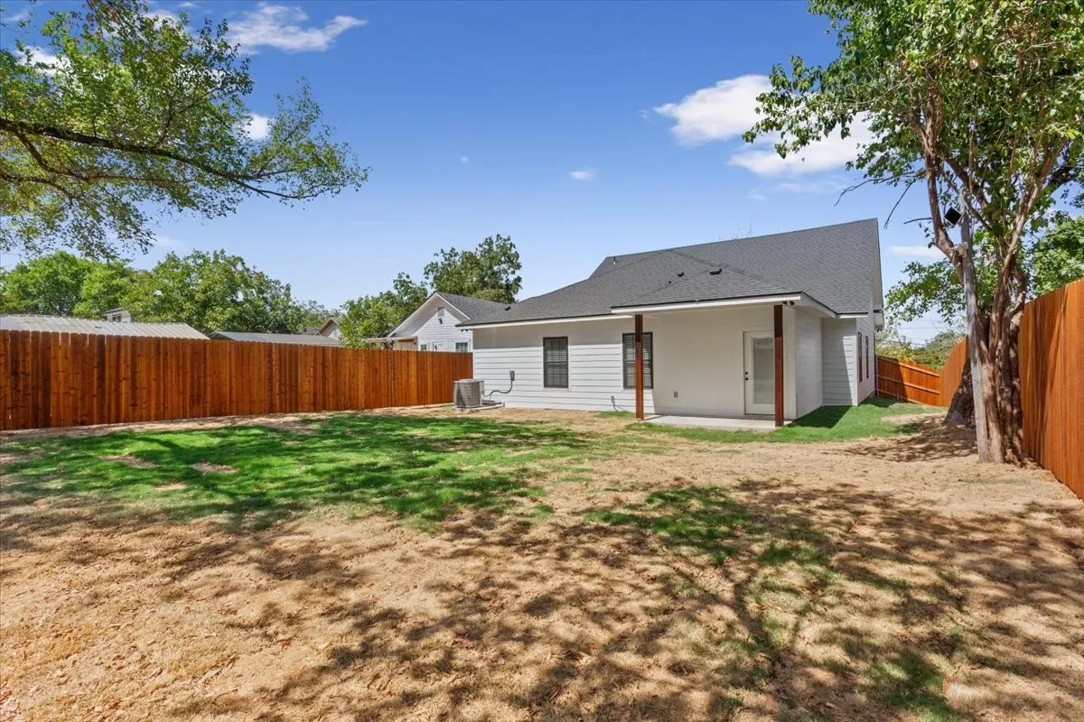 Single Family Residence For Sale in Mc Lennan County , 2704 Clay Avenue, Waco, Texas 76711, 3 Bedroom, 2 Bathroom, Garage spaces, 1,606 Sqft, built in 2026, mls#21385229, Real Estate Agent in Waco, Homes For Sale in Mc Lennan county, Homes For Sale in Waco, Realtor in Waco Texas, Real Estate Brokerage Independent Realty Texas, Luminita Cordes Realtor