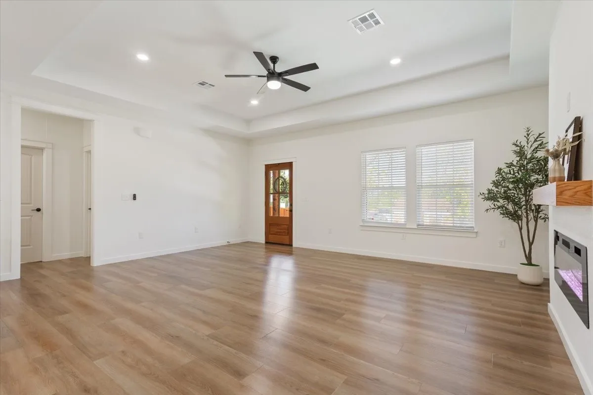 Single Family Residence For Sale in Mc Lennan County , 2704 Clay Avenue, Waco, Texas 76711, 3 Bedroom, 2 Bathroom, Garage spaces, 1,606 Sqft, built in 2026, mls#21385229, Real Estate Agent in Waco, Homes For Sale in Mc Lennan county, Homes For Sale in Waco, Realtor in Waco Texas, Real Estate Brokerage Independent Realty Texas, Luminita Cordes Realtor