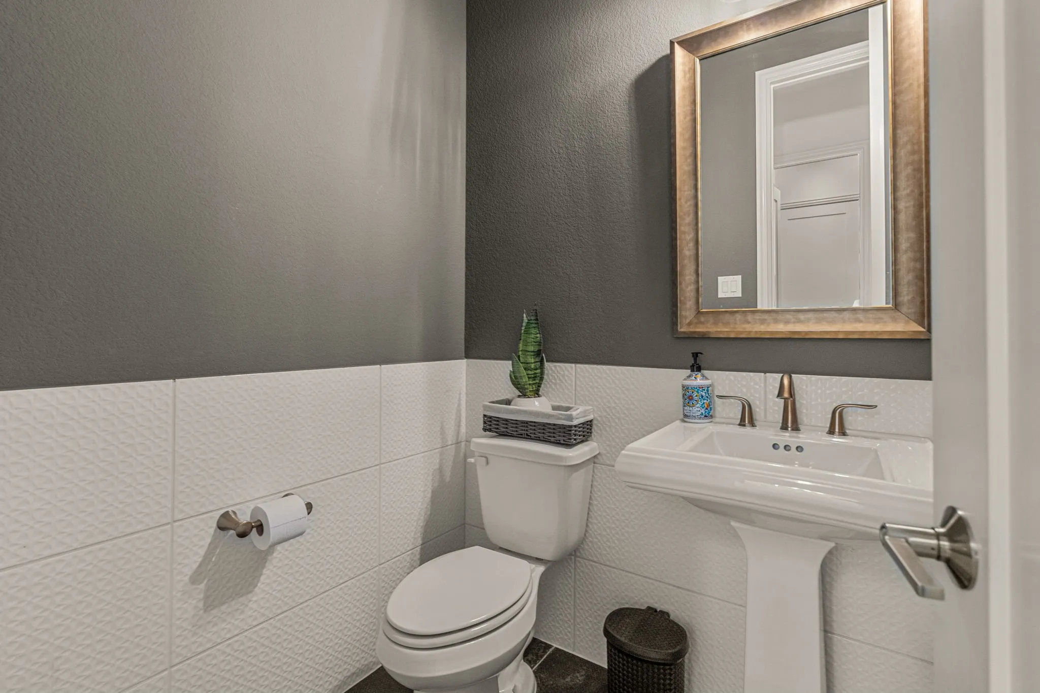 Single Family Residence For Sale in Denton County , 1721 Clem Castle Drive, Carrollton, Texas 75010, 5 Bedroom, 6 Bathroom, 3 Garage spaces, 4,266 Sqft, built in 2021, mls#21385234, Real Estate Agent in Carrollton, Homes For Sale in Denton county, Homes For Sale in Carrollton, Realtor in Carrollton Texas, Real Estate Brokerage Independent Realty Texas, Luminita Cordes Realtor