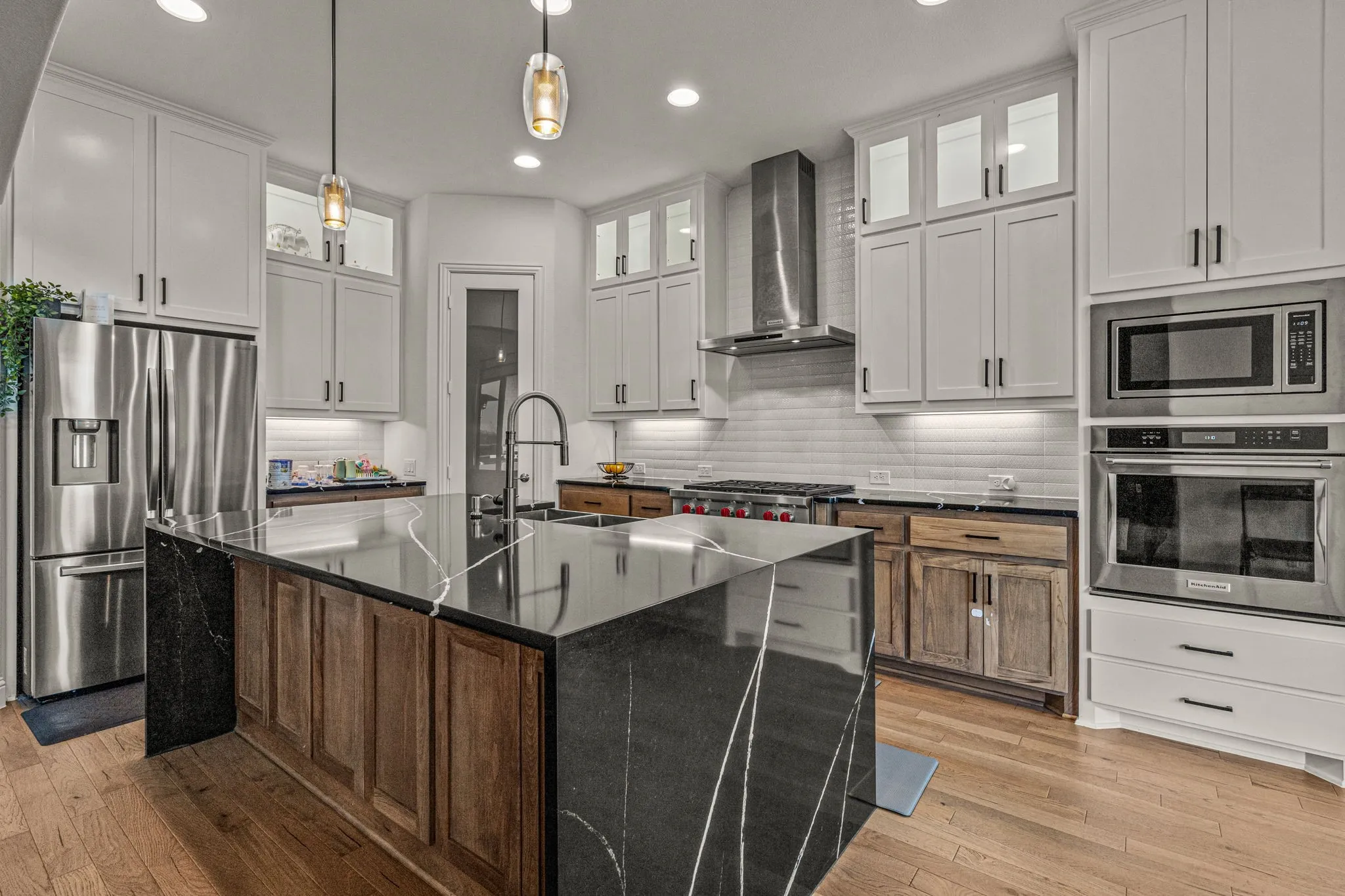 Single Family Residence For Sale in Denton County , 1721 Clem Castle Drive, Carrollton, Texas 75010, 5 Bedroom, 6 Bathroom, 3 Garage spaces, 4,266 Sqft, built in 2021, mls#21385234, Real Estate Agent in Carrollton, Homes For Sale in Denton county, Homes For Sale in Carrollton, Realtor in Carrollton Texas, Real Estate Brokerage Independent Realty Texas, Luminita Cordes Realtor