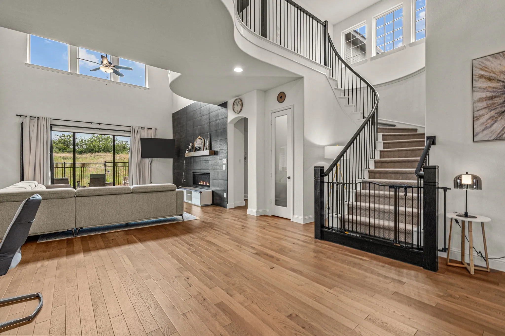 Single Family Residence For Sale in Denton County , 1721 Clem Castle Drive, Carrollton, Texas 75010, 5 Bedroom, 6 Bathroom, 3 Garage spaces, 4,266 Sqft, built in 2021, mls#21385234, Real Estate Agent in Carrollton, Homes For Sale in Denton county, Homes For Sale in Carrollton, Realtor in Carrollton Texas, Real Estate Brokerage Independent Realty Texas, Luminita Cordes Realtor