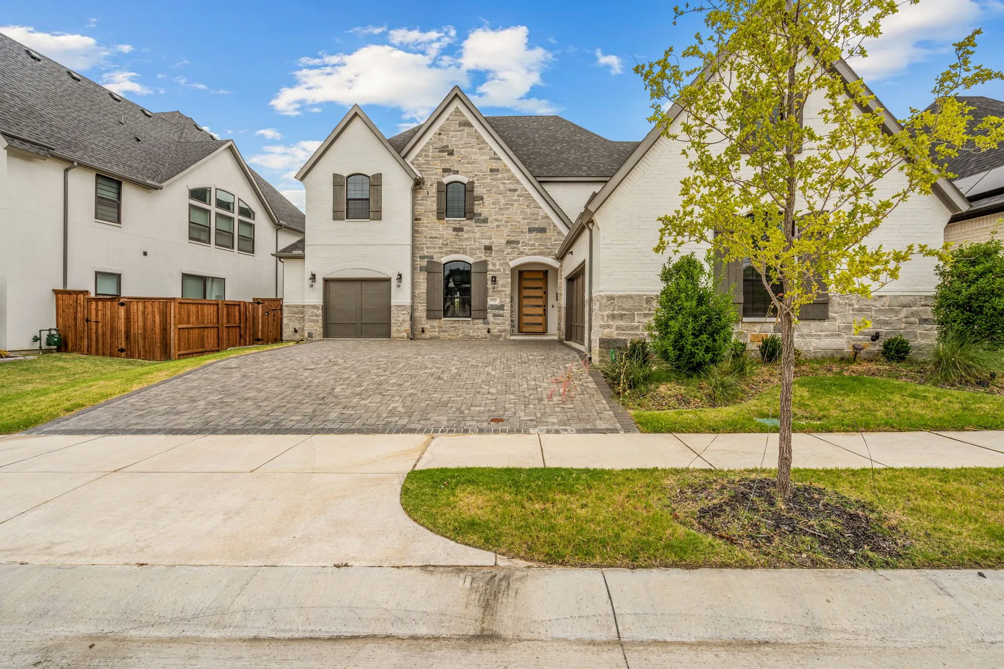 Single Family Residence For Sale in Denton County , 1721 Clem Castle Drive, Carrollton, Texas 75010, 5 Bedroom, 6 Bathroom, 3 Garage spaces, 4,266 Sqft, built in 2021, mls#21385234, Real Estate Agent in Carrollton, Homes For Sale in Denton county, Homes For Sale in Carrollton, Realtor in Carrollton Texas, Real Estate Brokerage Independent Realty Texas, Luminita Cordes Realtor