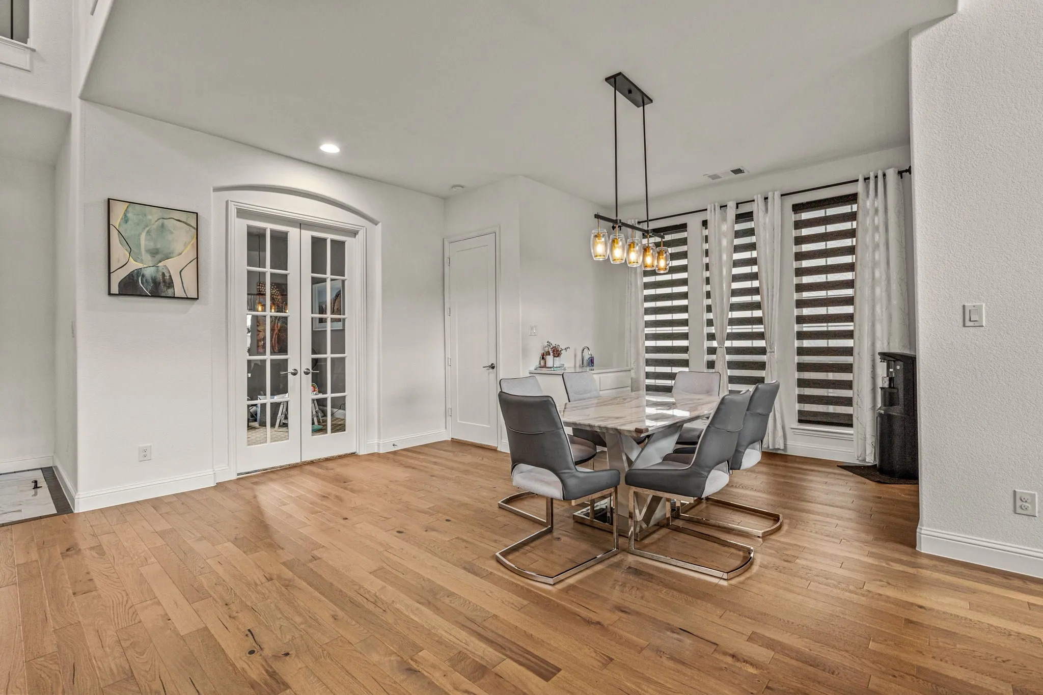 Single Family Residence For Sale in Denton County , 1721 Clem Castle Drive, Carrollton, Texas 75010, 5 Bedroom, 6 Bathroom, 3 Garage spaces, 4,266 Sqft, built in 2021, mls#21385234, Real Estate Agent in Carrollton, Homes For Sale in Denton county, Homes For Sale in Carrollton, Realtor in Carrollton Texas, Real Estate Brokerage Independent Realty Texas, Luminita Cordes Realtor