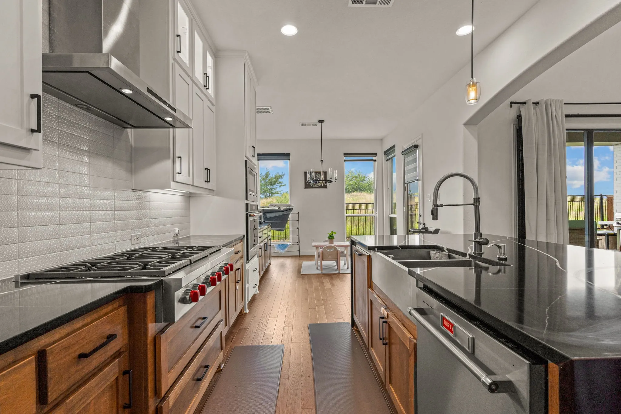 Single Family Residence For Sale in Denton County , 1721 Clem Castle Drive, Carrollton, Texas 75010, 5 Bedroom, 6 Bathroom, 3 Garage spaces, 4,266 Sqft, built in 2021, mls#21385234, Real Estate Agent in Carrollton, Homes For Sale in Denton county, Homes For Sale in Carrollton, Realtor in Carrollton Texas, Real Estate Brokerage Independent Realty Texas, Luminita Cordes Realtor