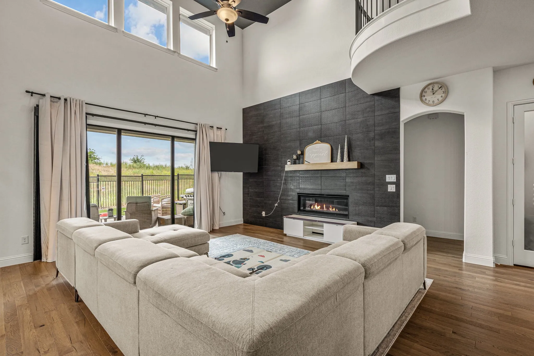 Single Family Residence For Sale in Denton County , 1721 Clem Castle Drive, Carrollton, Texas 75010, 5 Bedroom, 6 Bathroom, 3 Garage spaces, 4,266 Sqft, built in 2021, mls#21385234, Real Estate Agent in Carrollton, Homes For Sale in Denton county, Homes For Sale in Carrollton, Realtor in Carrollton Texas, Real Estate Brokerage Independent Realty Texas, Luminita Cordes Realtor