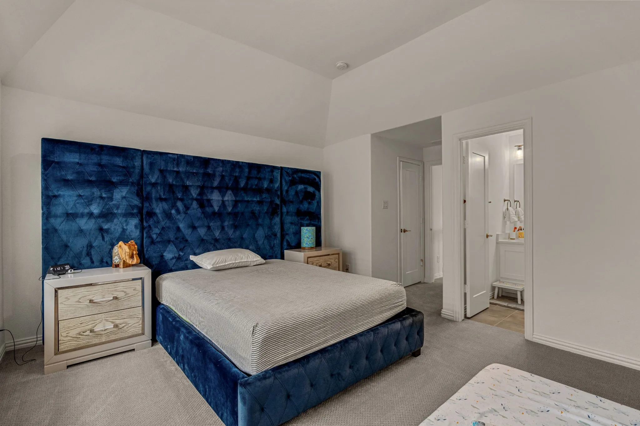 Single Family Residence For Sale in Denton County , 1721 Clem Castle Drive, Carrollton, Texas 75010, 5 Bedroom, 6 Bathroom, 3 Garage spaces, 4,266 Sqft, built in 2021, mls#21385234, Real Estate Agent in Carrollton, Homes For Sale in Denton county, Homes For Sale in Carrollton, Realtor in Carrollton Texas, Real Estate Brokerage Independent Realty Texas, Luminita Cordes Realtor