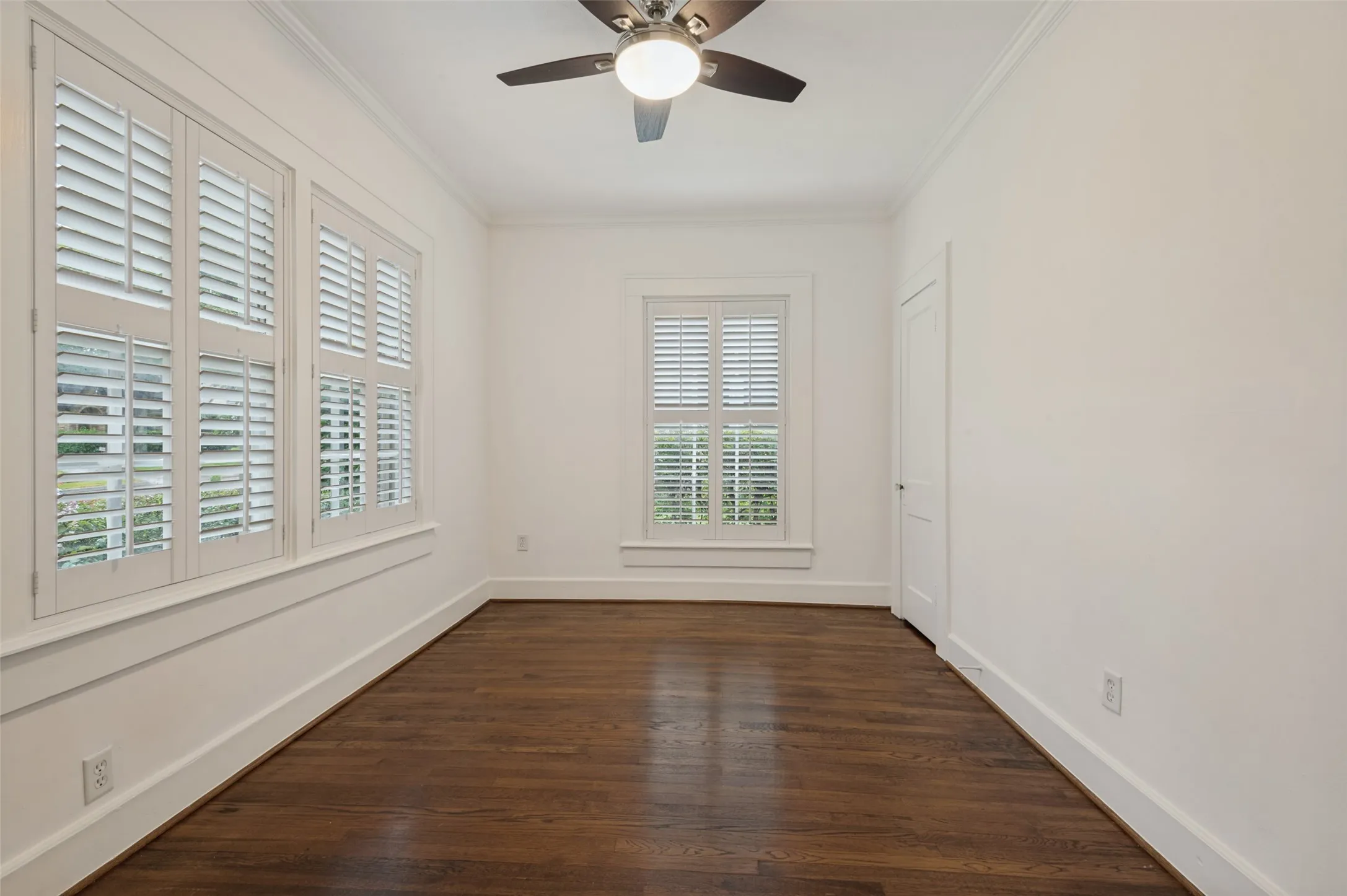 Single Family Residence For Rent in Dallas County , 5606 Mercedes Avenue, Dallas, Texas 75206, 3 Bedroom, 2 Bathroom, 2 Garage spaces, 1,788 Sqft, built in 1926, mls#21385166, Real Estate Agent in Dallas, Homes For Rent in Dallas county, Homes For Rent in Dallas, Realtor in Dallas Texas, Real Estate Brokerage Independent Realty Texas, Luminita Cordes Realtor