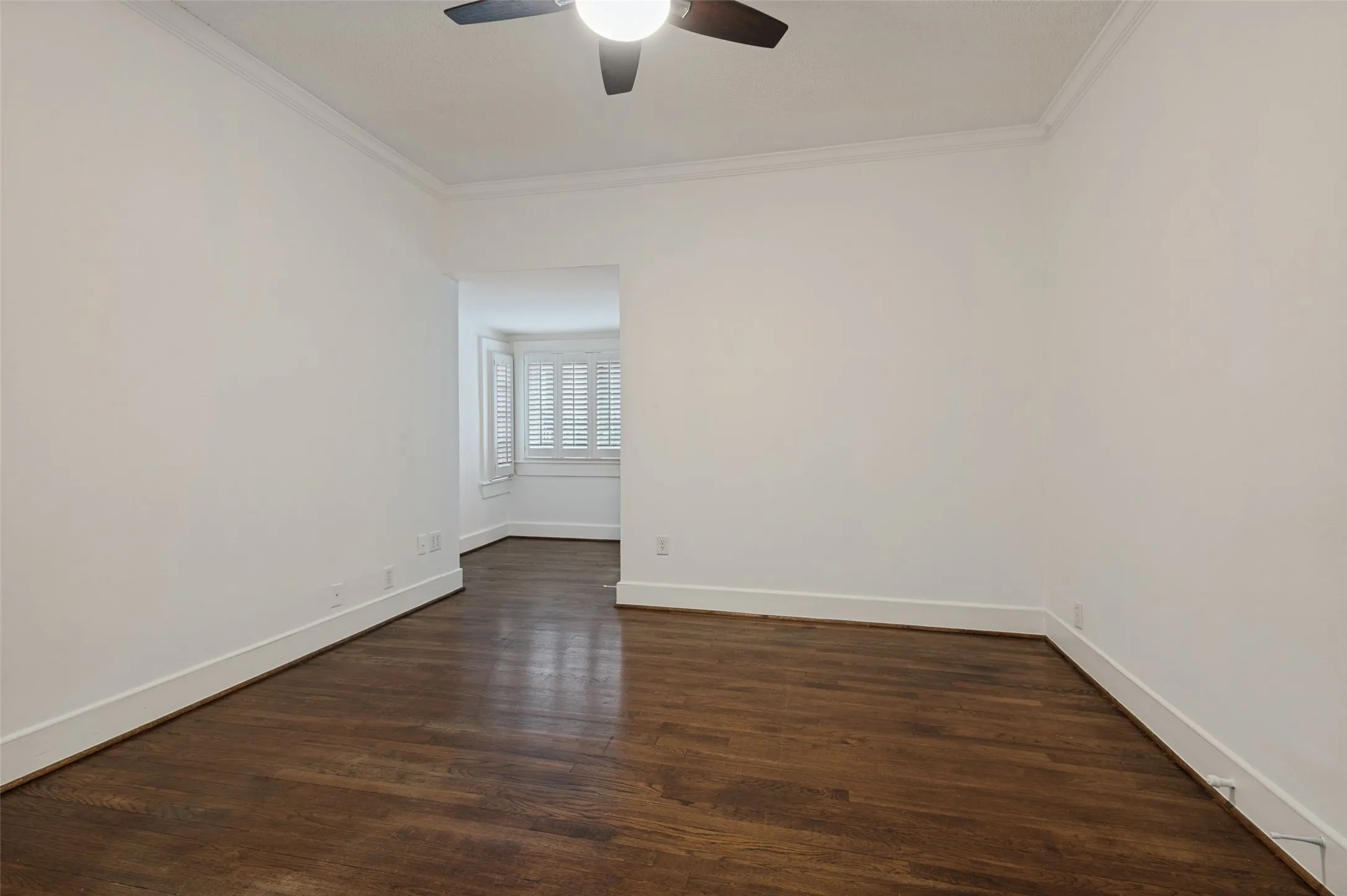 Single Family Residence For Rent in Dallas County , 5606 Mercedes Avenue, Dallas, Texas 75206, 3 Bedroom, 2 Bathroom, 2 Garage spaces, 1,788 Sqft, built in 1926, mls#21385166, Real Estate Agent in Dallas, Homes For Rent in Dallas county, Homes For Rent in Dallas, Realtor in Dallas Texas, Real Estate Brokerage Independent Realty Texas, Luminita Cordes Realtor