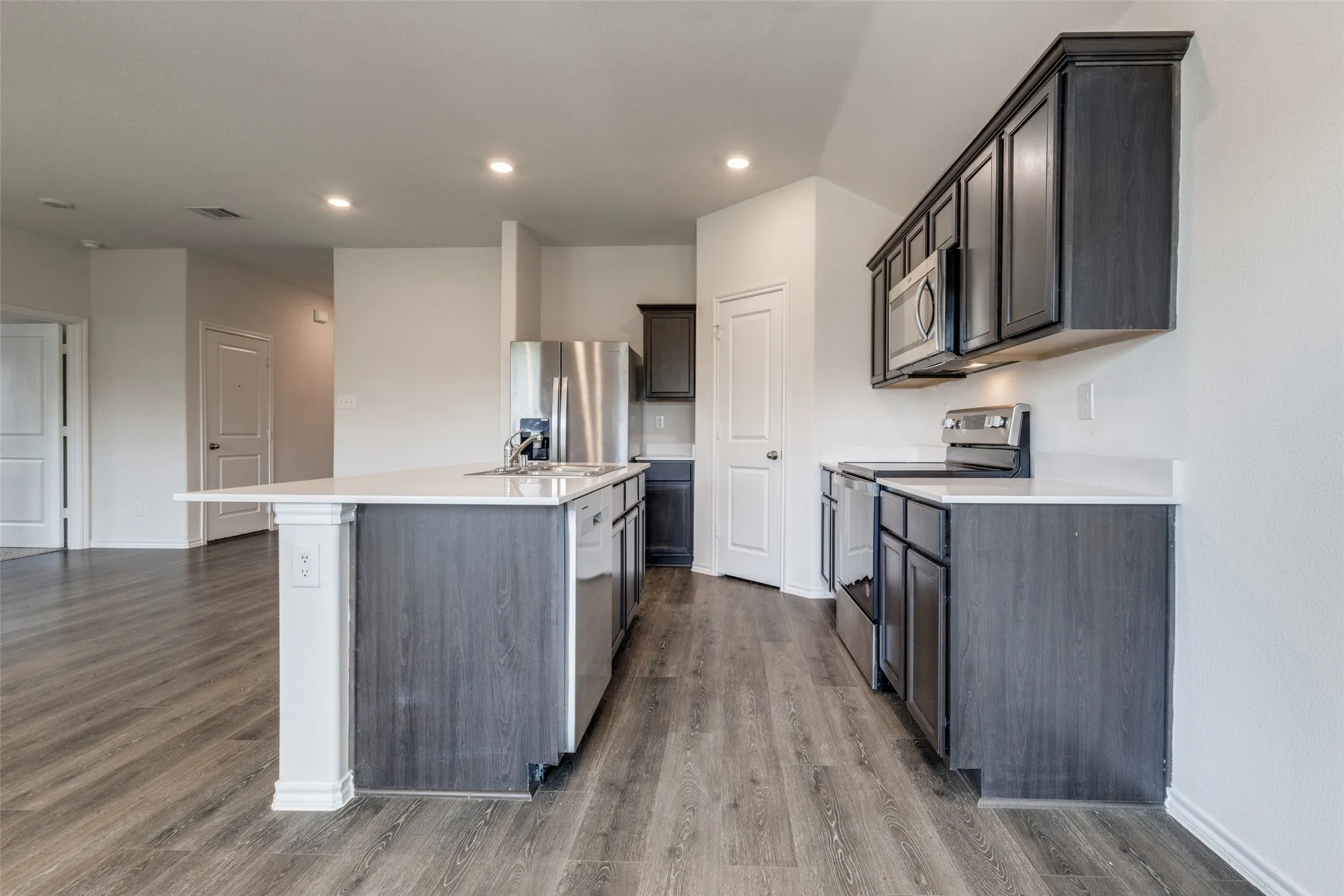 Single Family Residence For Sale in Grayson County , 2311 San Jacinto Way, Sherman, Texas 75090, 3 Bedroom, 2 Bathroom, 2 Garage spaces, 1,297 Sqft, built in 2023, mls#21384101, Real Estate Agent in Sherman, Homes For Sale in Grayson county, Homes For Sale in Sherman, Realtor in Sherman Texas, Real Estate Brokerage Independent Realty Texas, Luminita Cordes Realtor