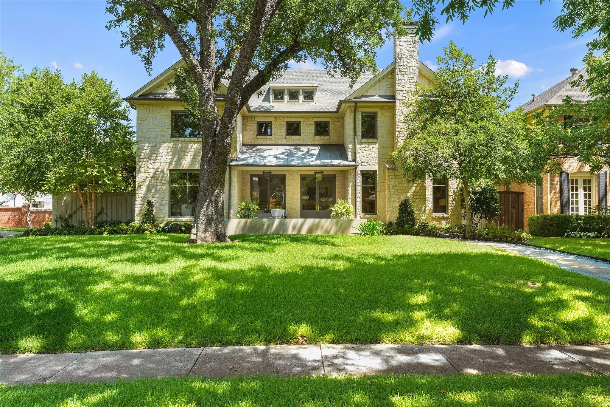 Single Family Residence For Sale in Dallas County , 3840 Marquette Street, University Park, Texas 75225, 5 Bedroom, 6 Bathroom, 3 Garage spaces, 6,332 Sqft, built in 1997, mls#21384745, Real Estate Agent in University Park, Homes For Sale in Dallas county, Homes For Sale in University Park, Realtor in University Park Texas, Real Estate Brokerage Independent Realty Texas, Luminita Cordes Realtor