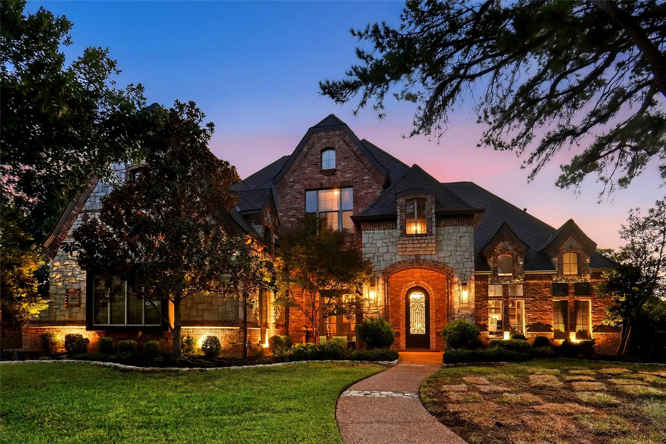 Single Family Residence For Sale in Tarrant County , 1804 Summit Court, Keller, Texas 76262, 5 Bedroom, 5 Bathroom, 4 Garage spaces, 4,974 Sqft, built in 2003, mls#21384530, Real Estate Agent in Keller, Homes For Sale in Tarrant county, Homes For Sale in Keller, Realtor in Keller Texas, Real Estate Brokerage Independent Realty Texas, Luminita Cordes Realtor