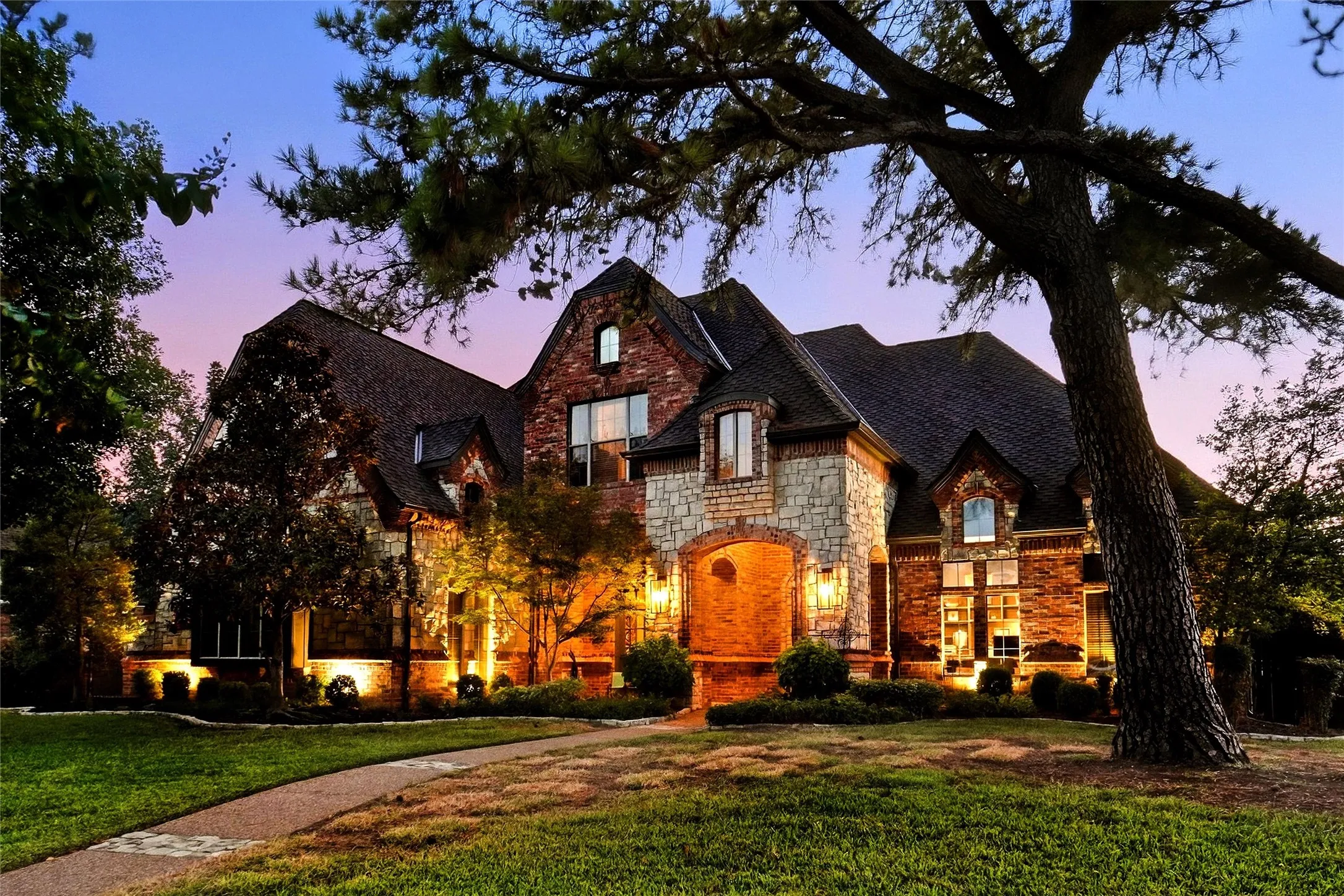 Single Family Residence For Sale in Tarrant County , 1804 Summit Court, Keller, Texas 76262, 5 Bedroom, 5 Bathroom, 4 Garage spaces, 4,974 Sqft, built in 2003, mls#21384530, Real Estate Agent in Keller, Homes For Sale in Tarrant county, Homes For Sale in Keller, Realtor in Keller Texas, Real Estate Brokerage Independent Realty Texas, Luminita Cordes Realtor