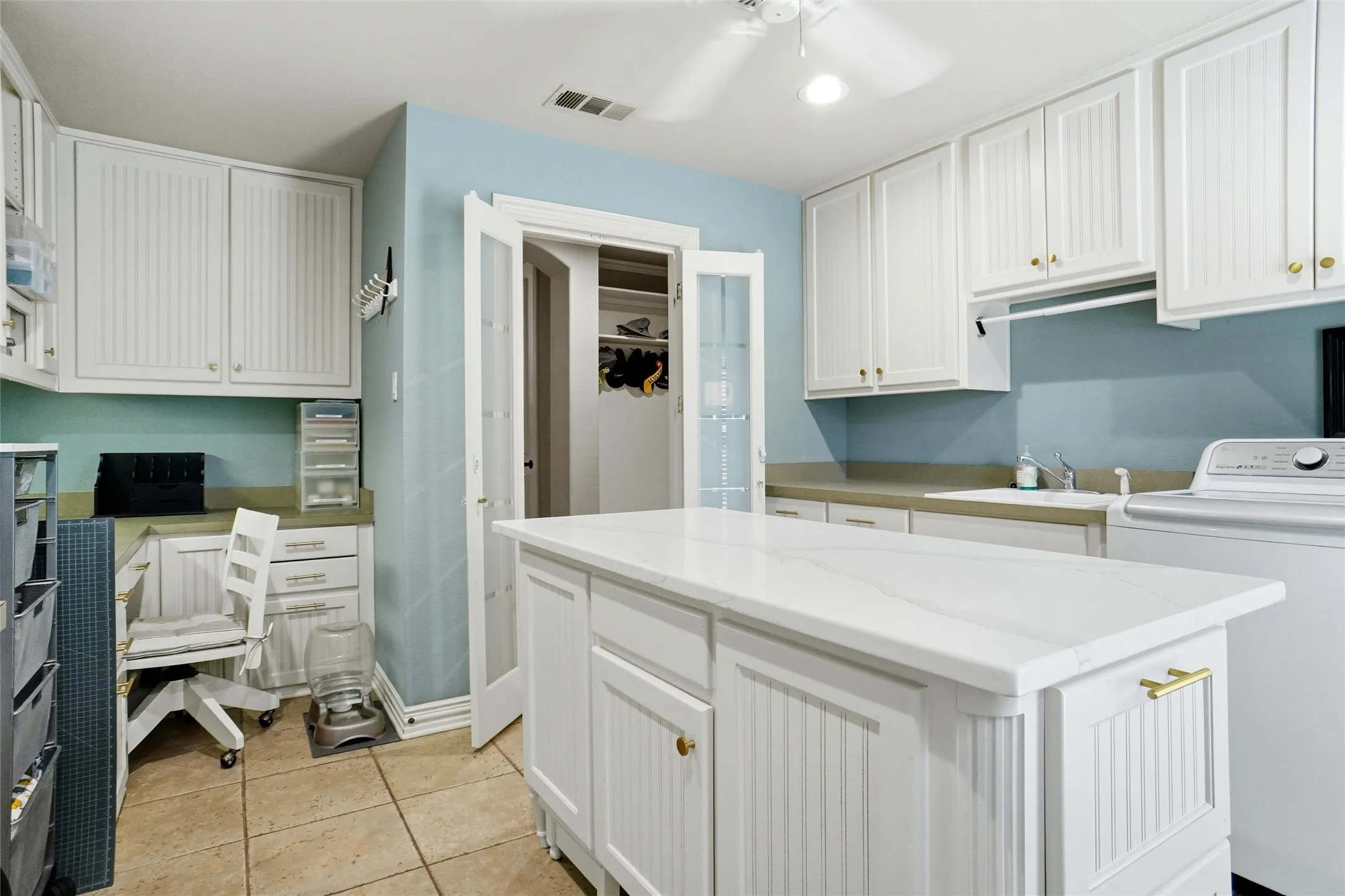 Single Family Residence For Sale in Tarrant County , 1804 Summit Court, Keller, Texas 76262, 5 Bedroom, 5 Bathroom, 4 Garage spaces, 4,974 Sqft, built in 2003, mls#21384530, Real Estate Agent in Keller, Homes For Sale in Tarrant county, Homes For Sale in Keller, Realtor in Keller Texas, Real Estate Brokerage Independent Realty Texas, Luminita Cordes Realtor