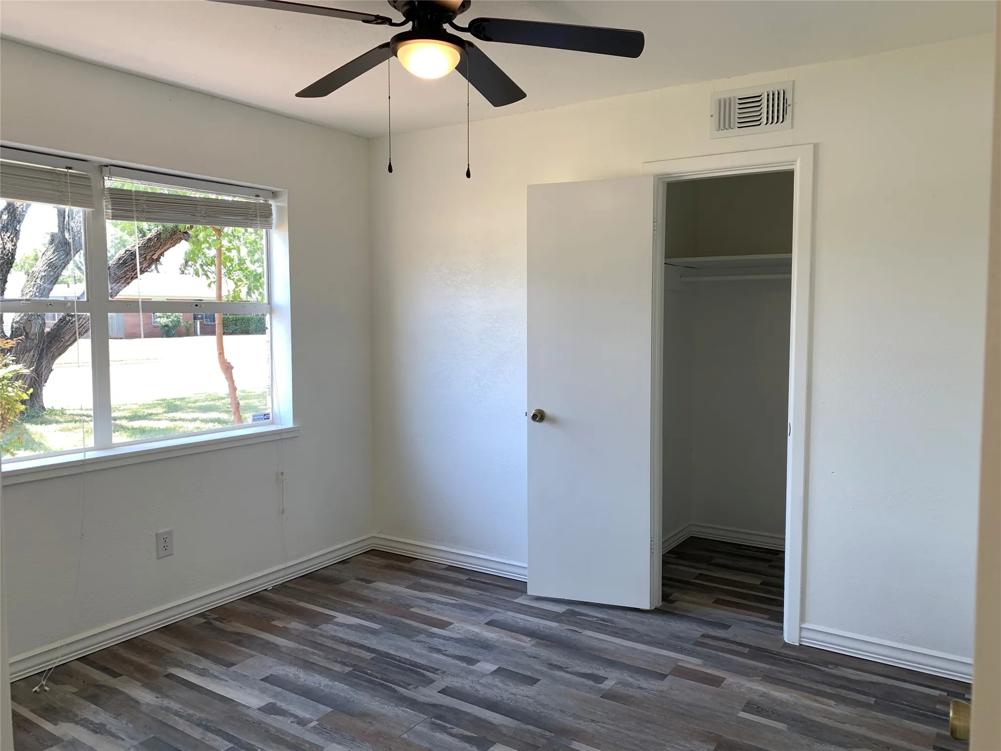 Single Family Residence For Rent in Taylor County , 650 peake, Abilene, Texas 79603, 3 Bedroom, 2 Bathroom, Garage spaces, 1,278 Sqft, built in 1955, mls#21385239, Real Estate Agent in Abilene, Homes For Rent in Taylor county, Homes For Rent in Abilene, Realtor in Abilene Texas, Real Estate Brokerage Independent Realty Texas, Luminita Cordes Realtor